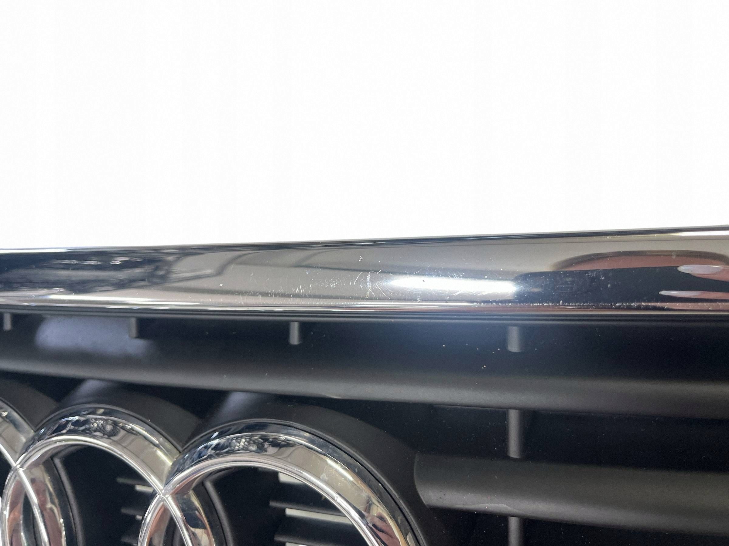 Calandre Audi OE 4D0853651N d'occasion image 7