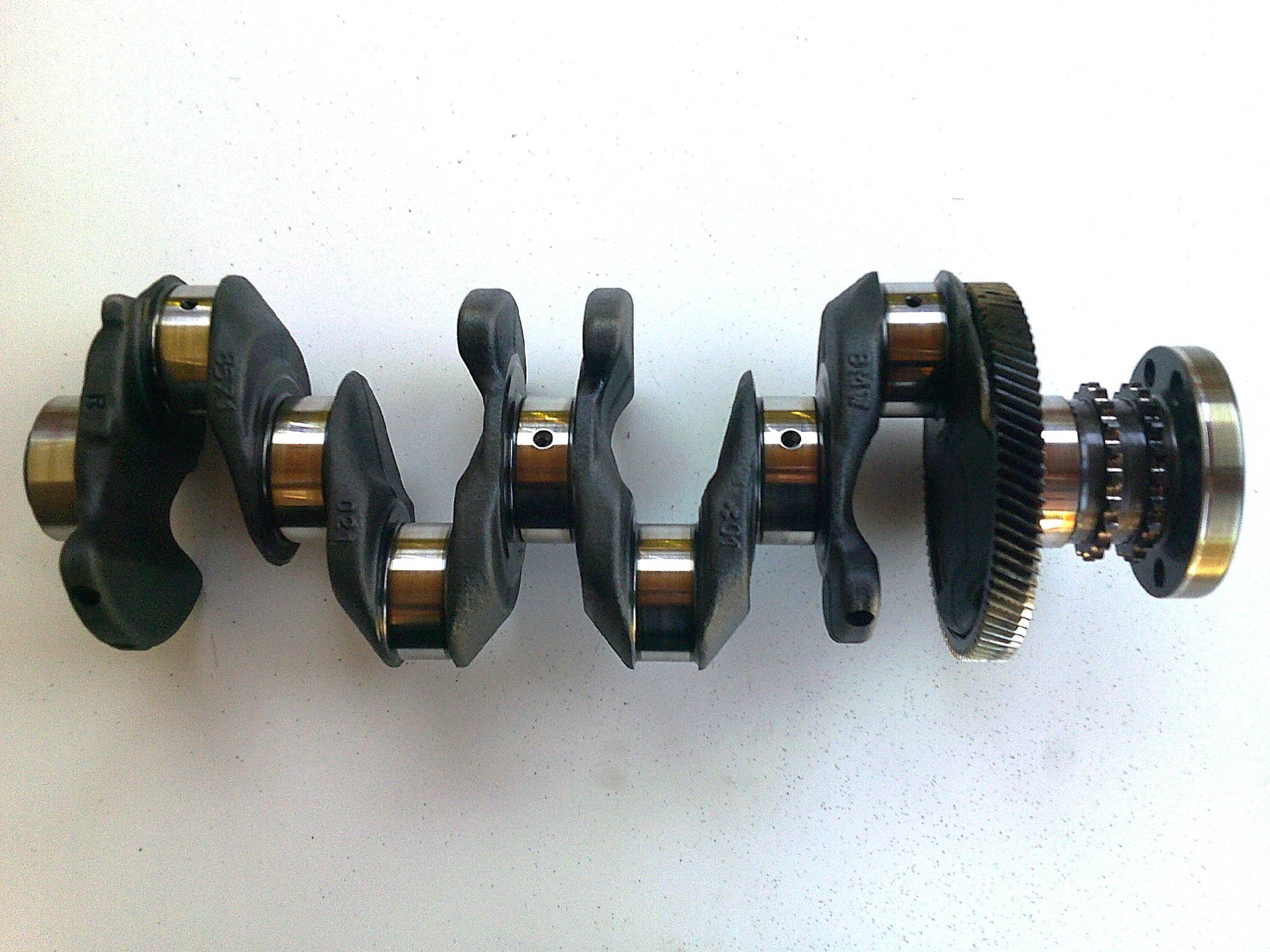 Kampiakseli B47C20B B47C20A BMW F20 F30 F45 F46 F48 2.0D