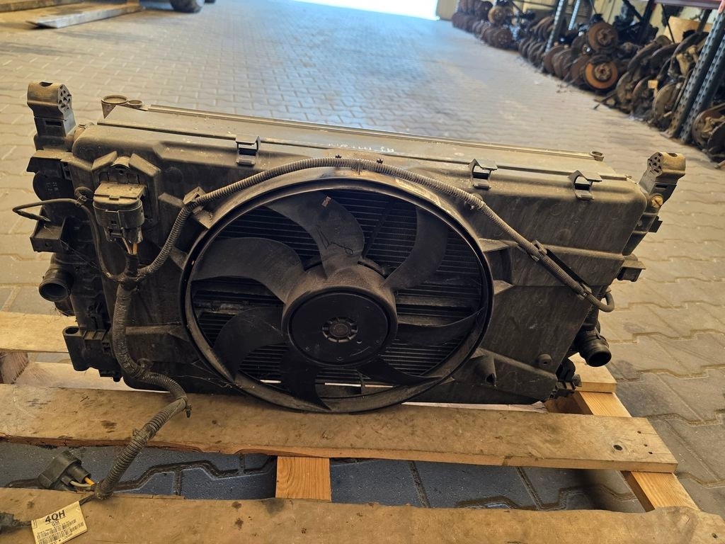 Opel Astra J 1.7 2.0 CDTI Koelventilator 0130307203 image 2