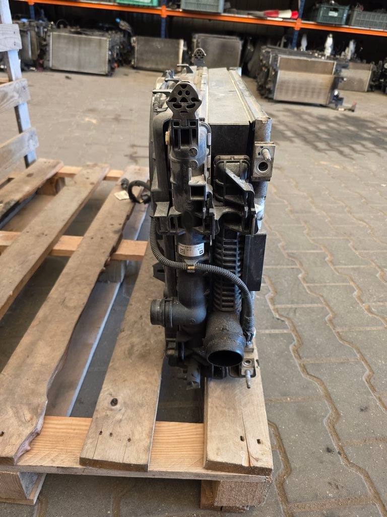 Opel Astra J 1.7 2.0 CDTI Koelventilator 0130307203 image 3