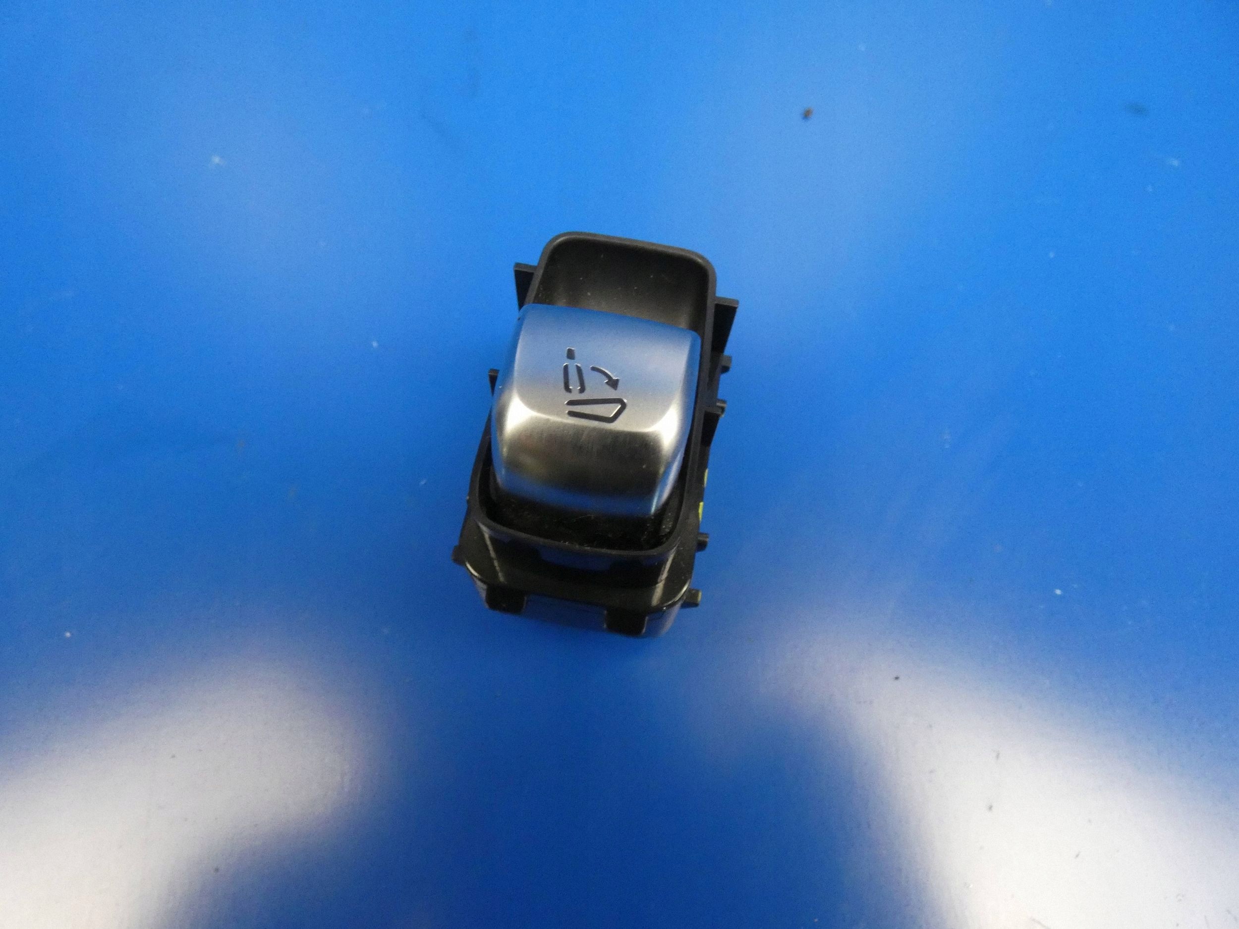MERCEDES E W213 Commutateur de siège A2139055503 image 2