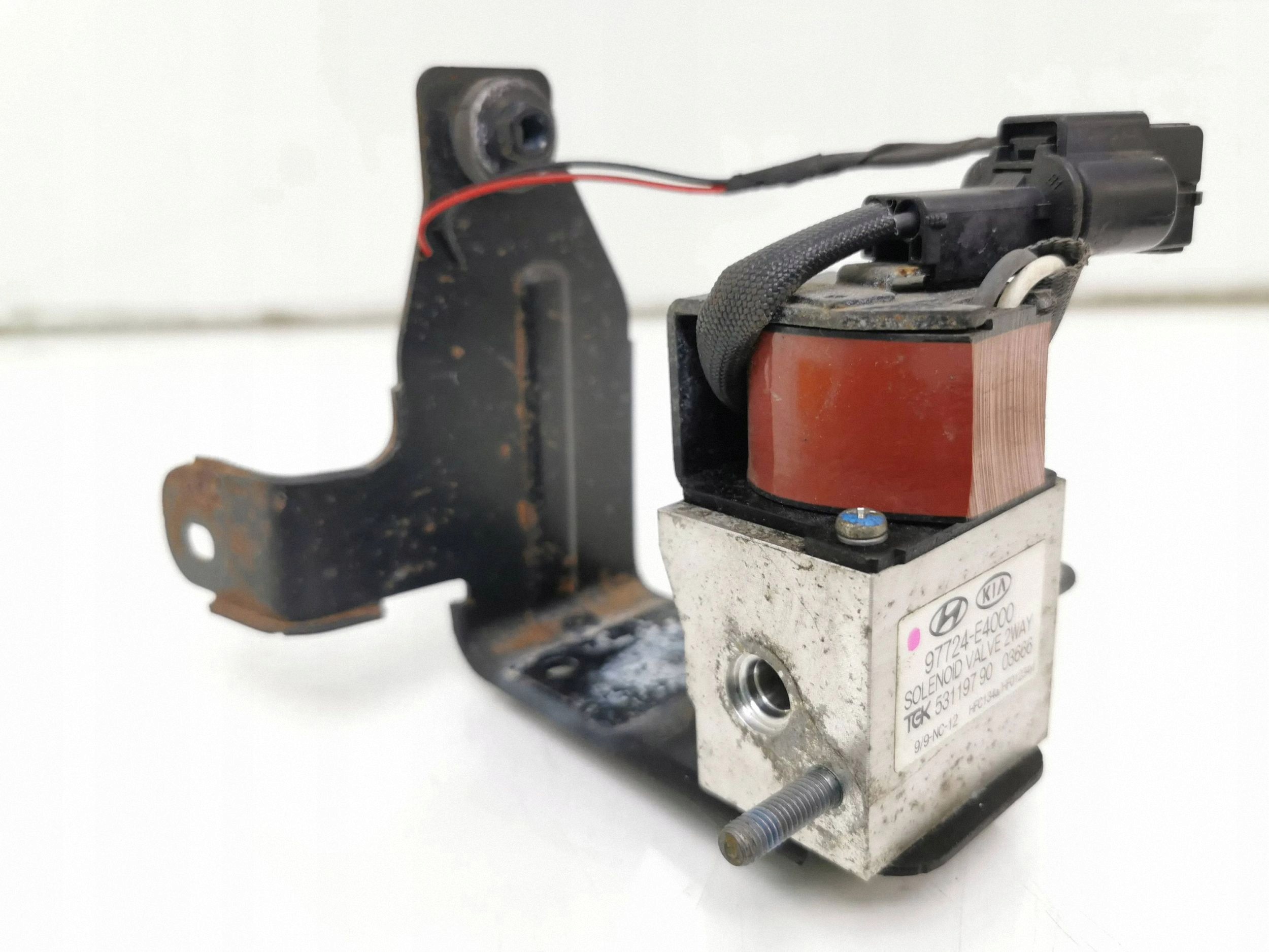 Elektromagnetventil KIA Soul 97724E4000 image 2