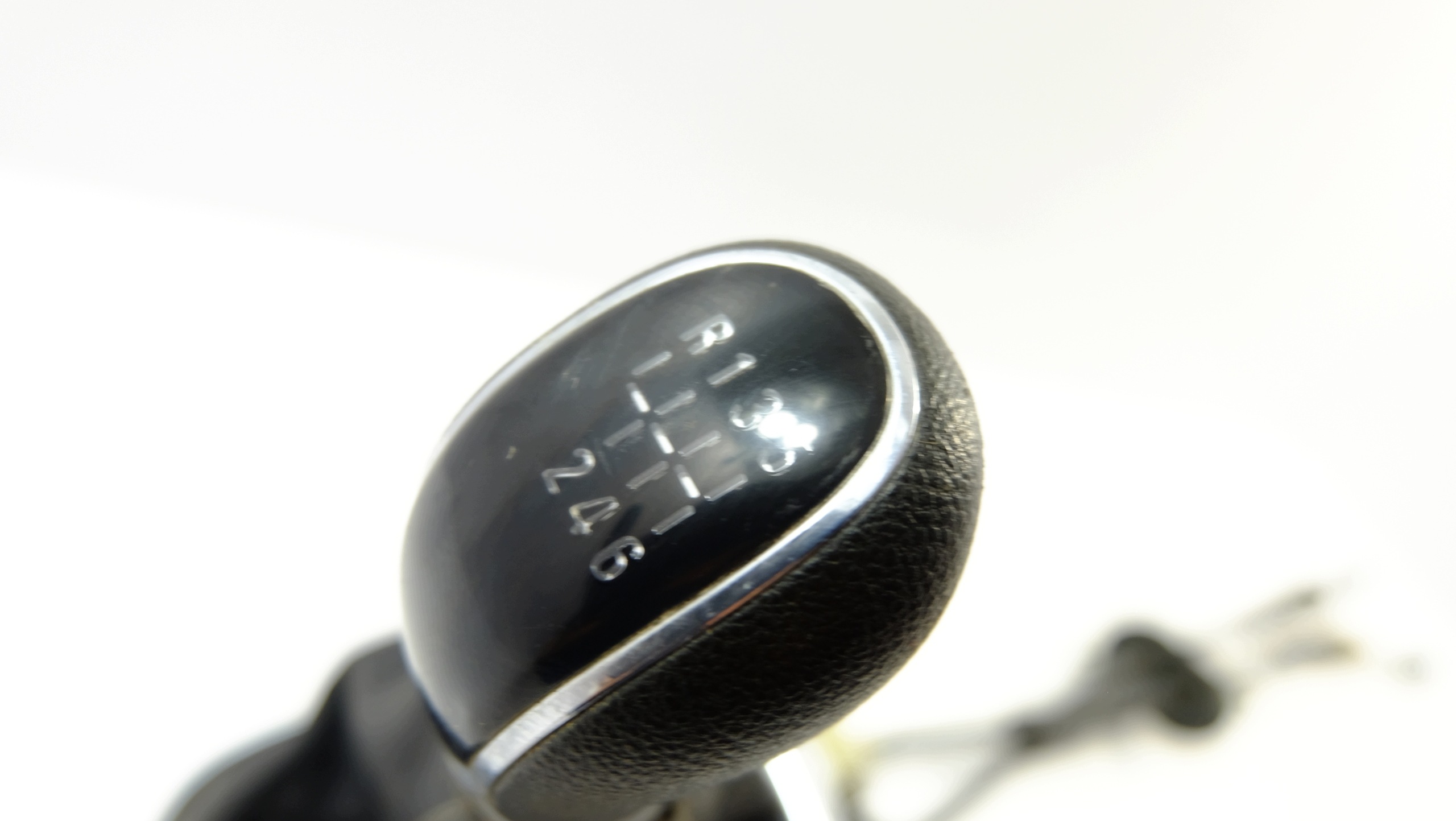 Opel Mokka A 1.7 CDTI vaihdevalitsin vivut image 4