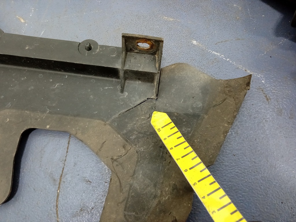 AUDI Q7 I 4L Etutunnelit Setti Käytetty A-821944-01