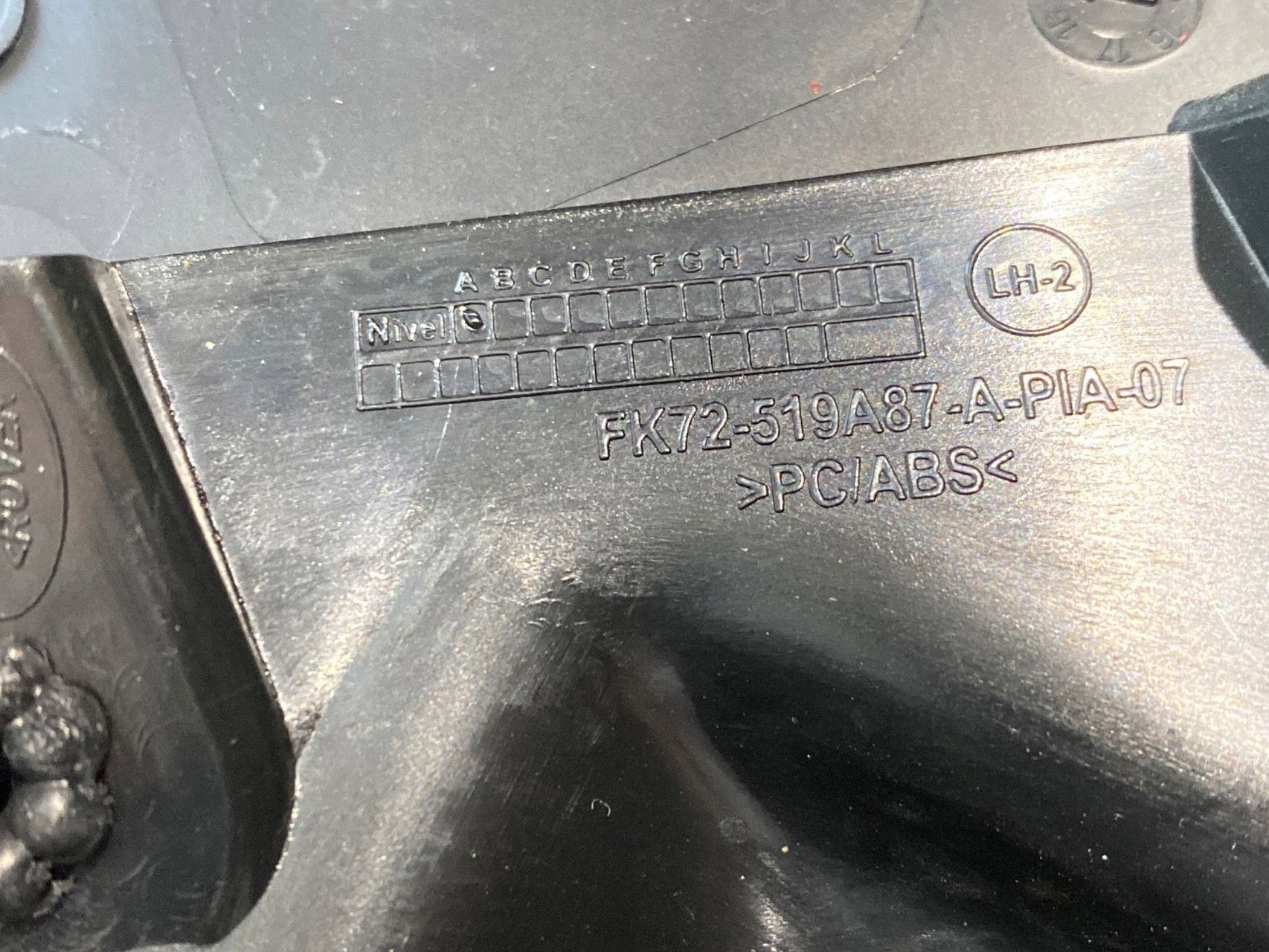 Säulenverkleidung oben links Land Rover Discovery Sport FK72519A87A image 4