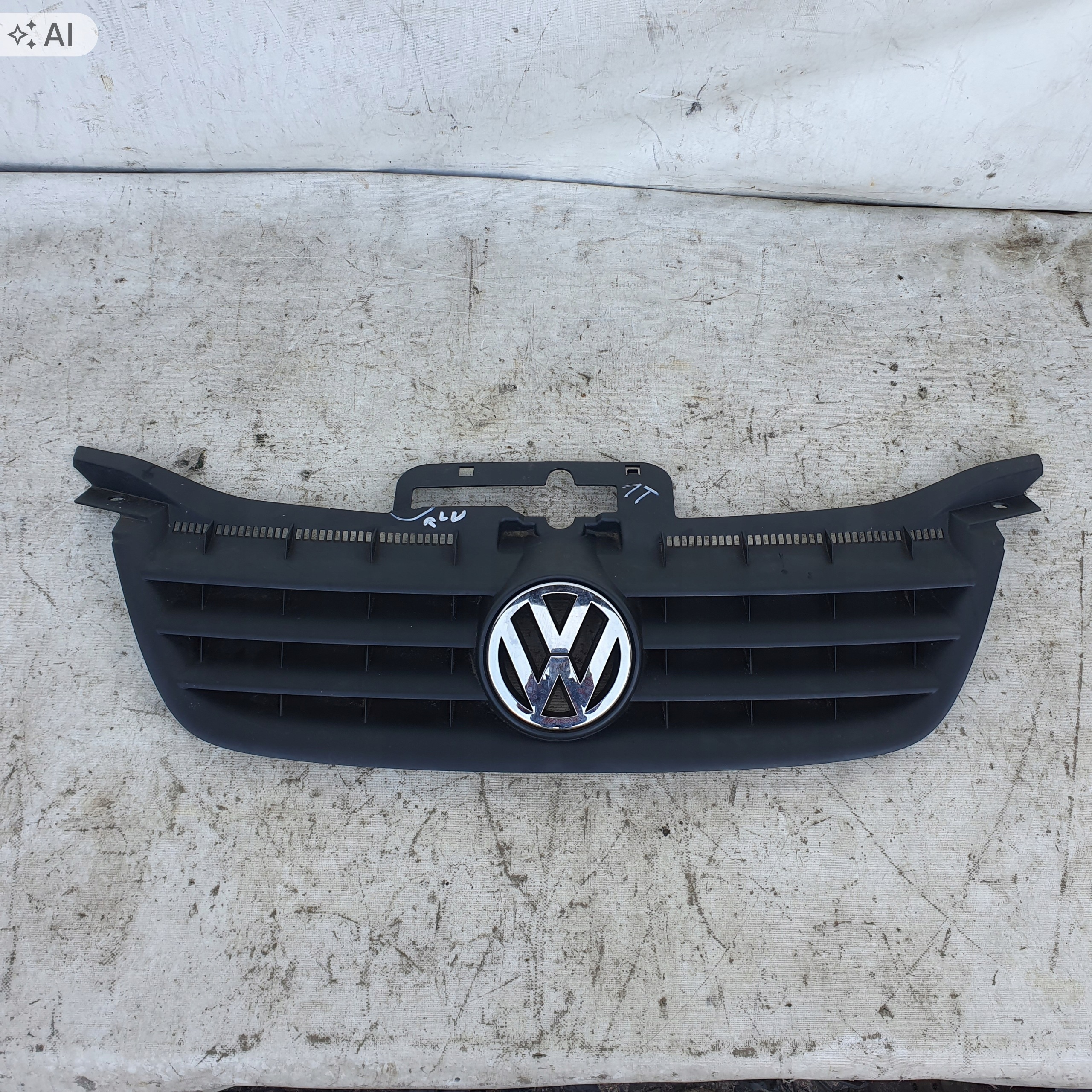Calandre VW Touran MK1 1T0853651A image 2