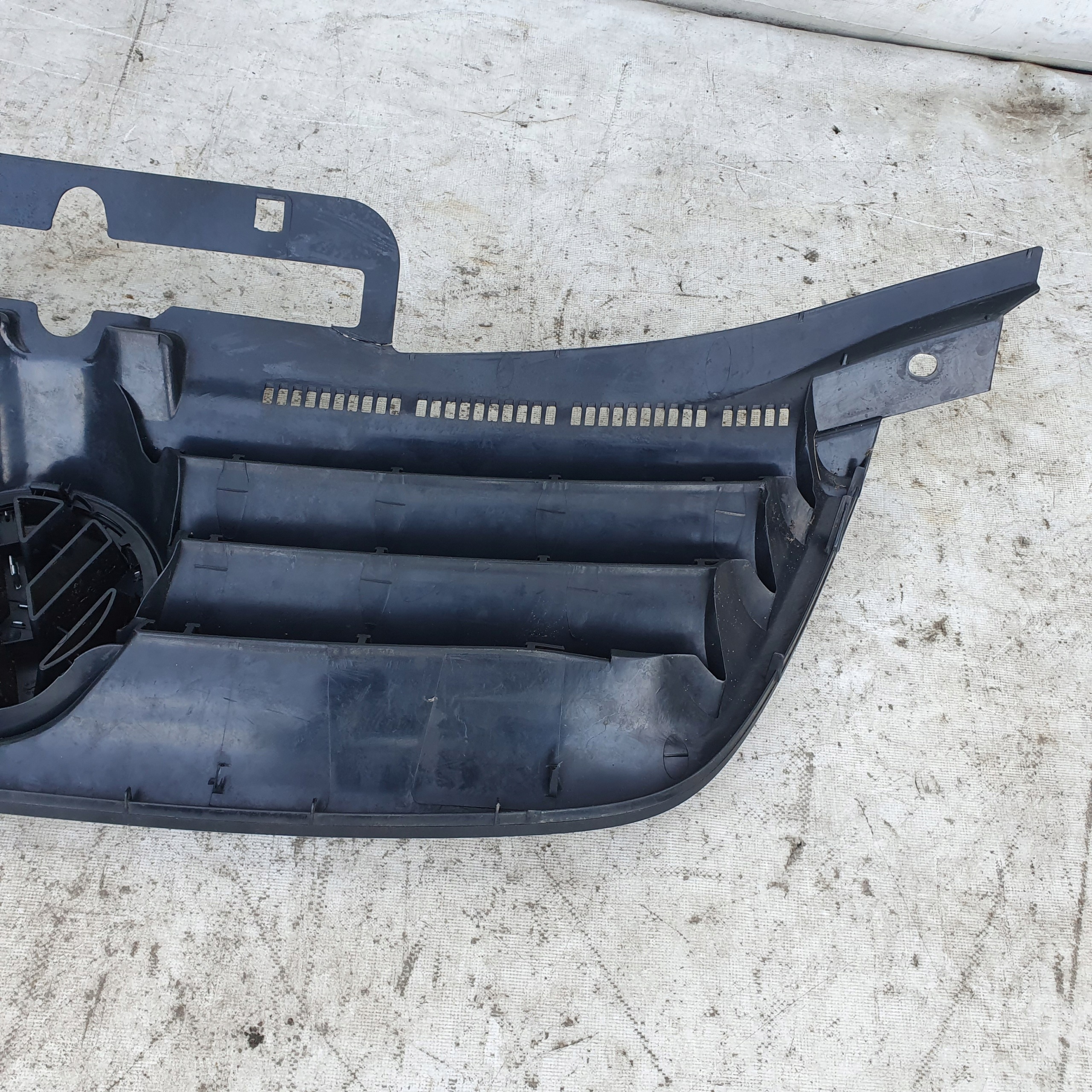 Calandre VW Touran MK1 1T0853651A image 5