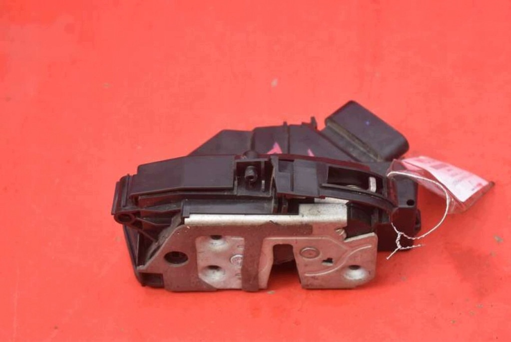 Bakdörrlås höger Ford Focus MK3 11-15 image 3