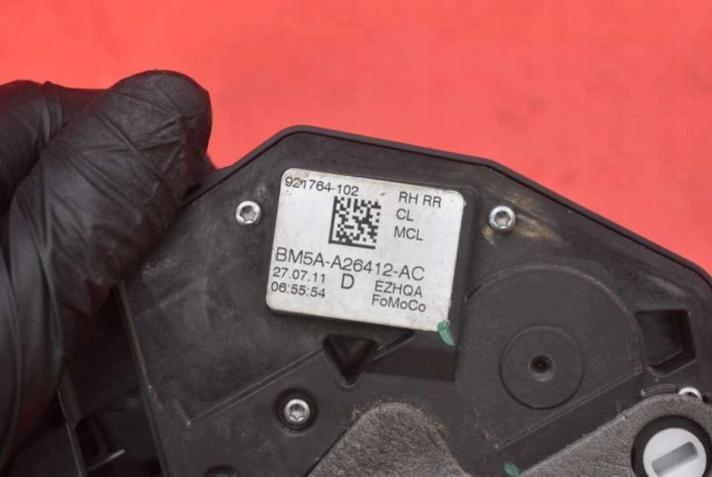 Bakdörrlås höger Ford Focus MK3 11-15 image 7