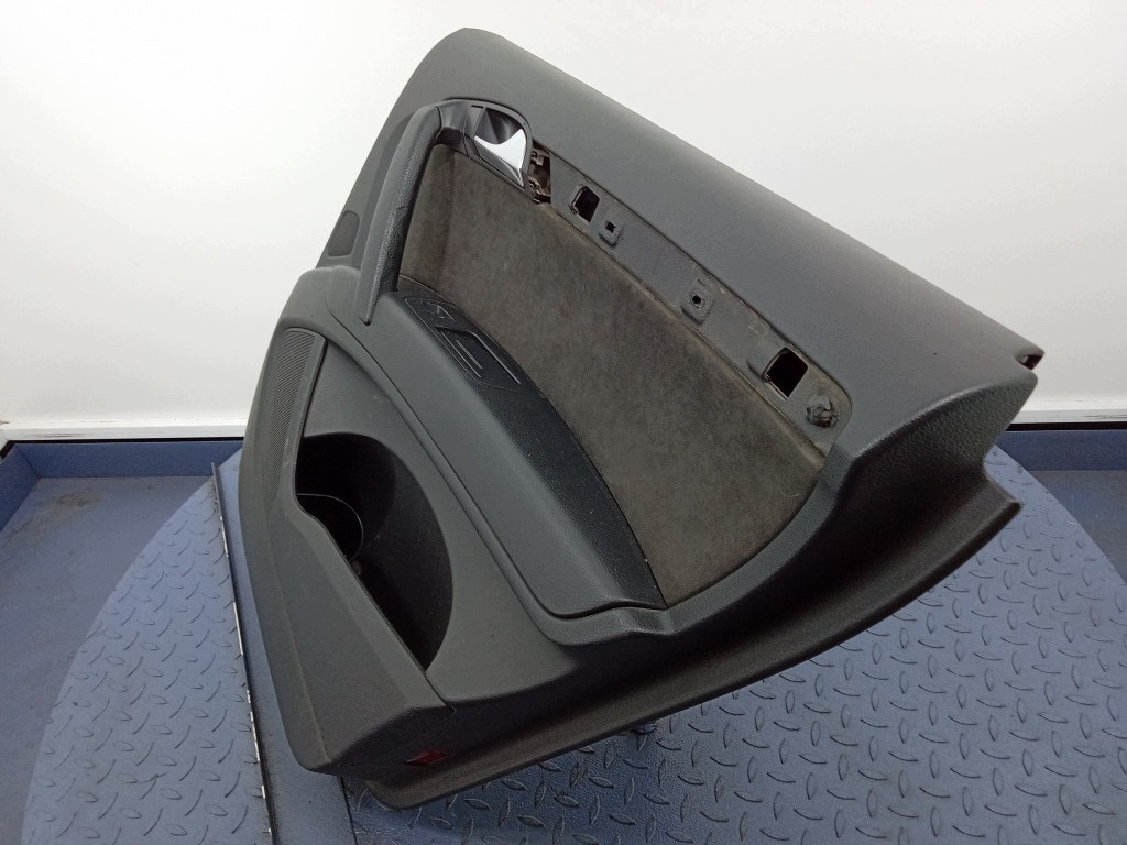 Audi Q7 4L Türverkleidung hinten rechts OEM A-821979-01