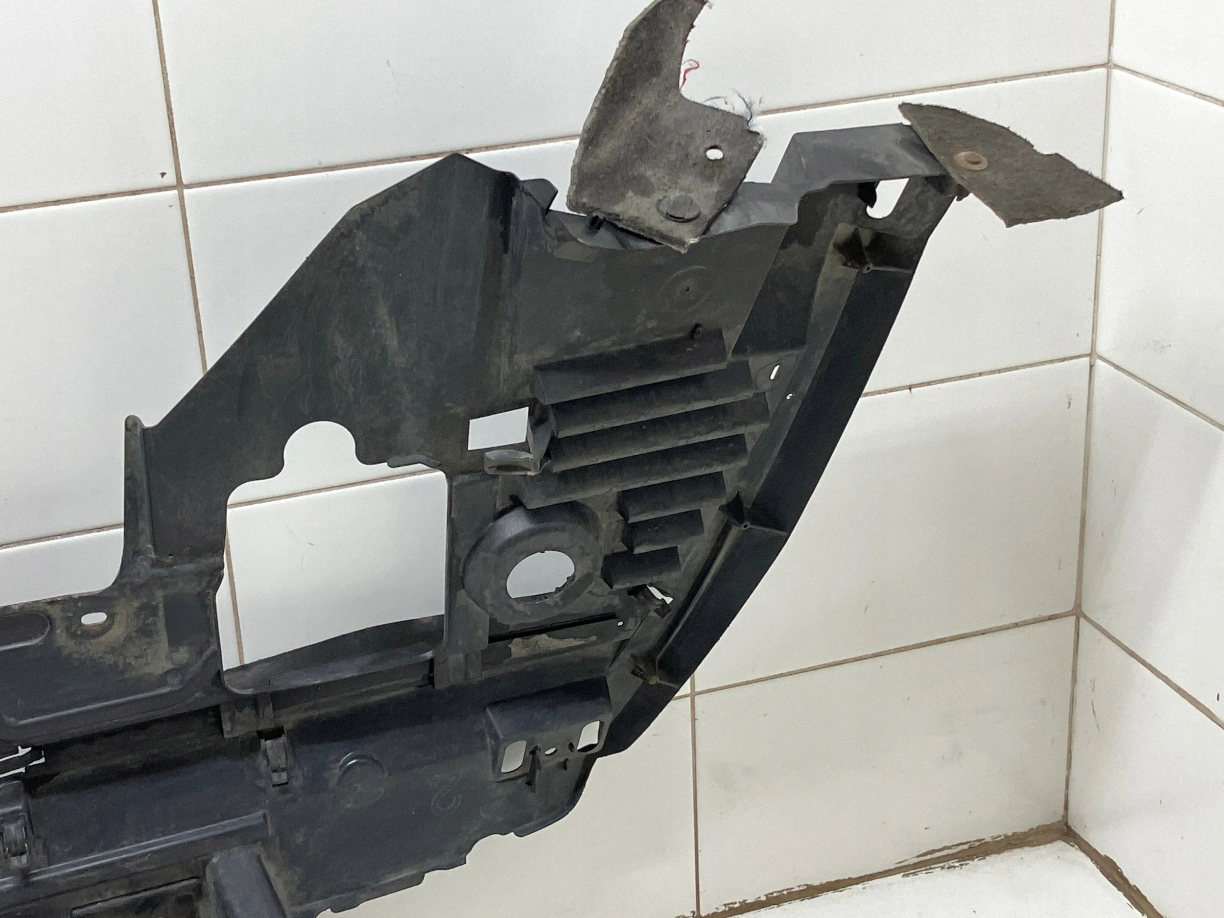 Citroen C5 2008 Onderbumper voor 9683028880 image 6