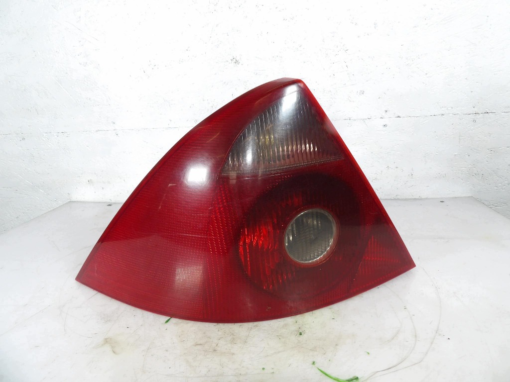 Ford Mondeo MK3 Liftback Heckleuchte links 1S71-13405-A image 2