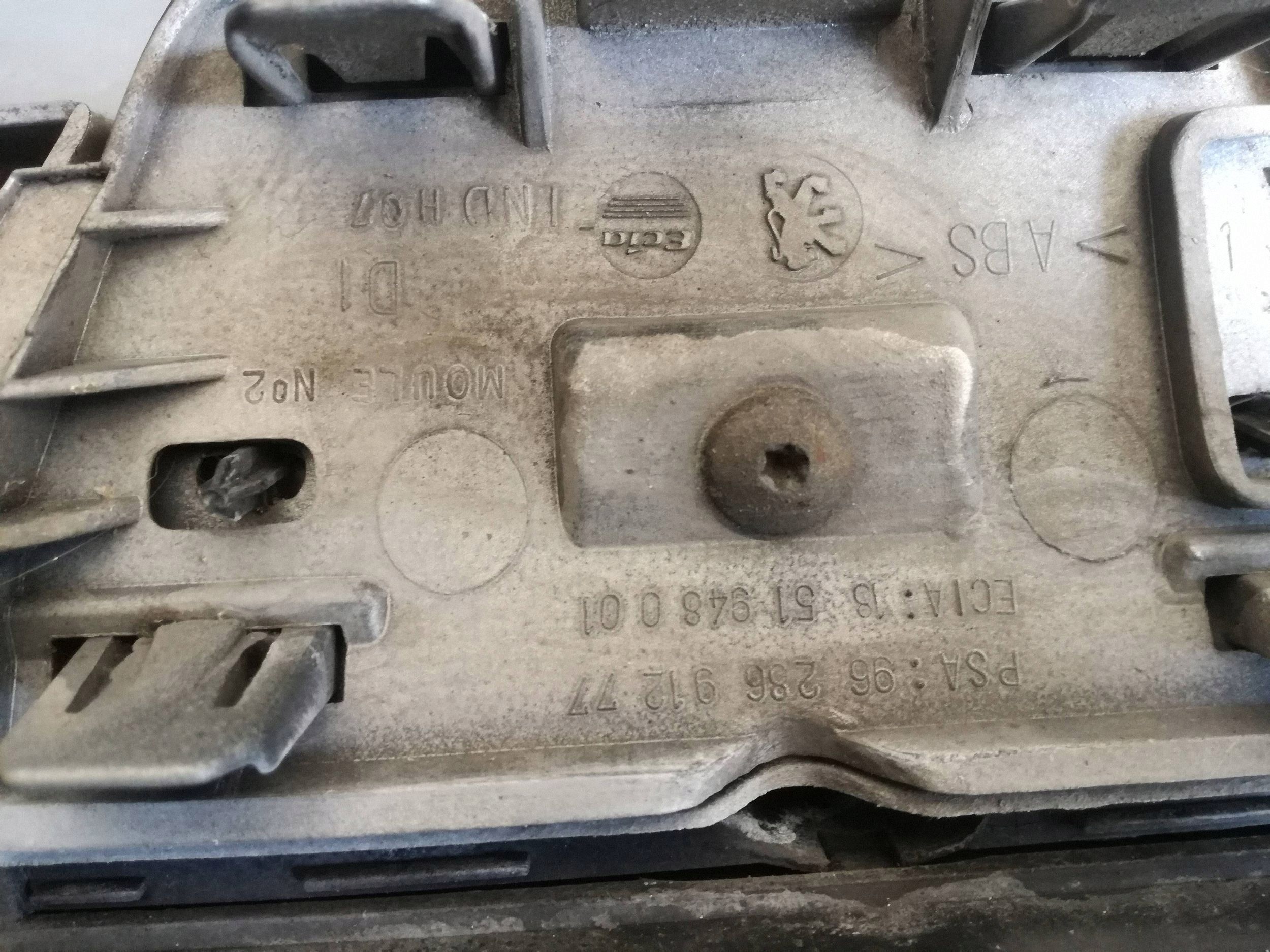 Kühlergrill Peugeot 206 1.4 2005 OEM 9651791577 image 8