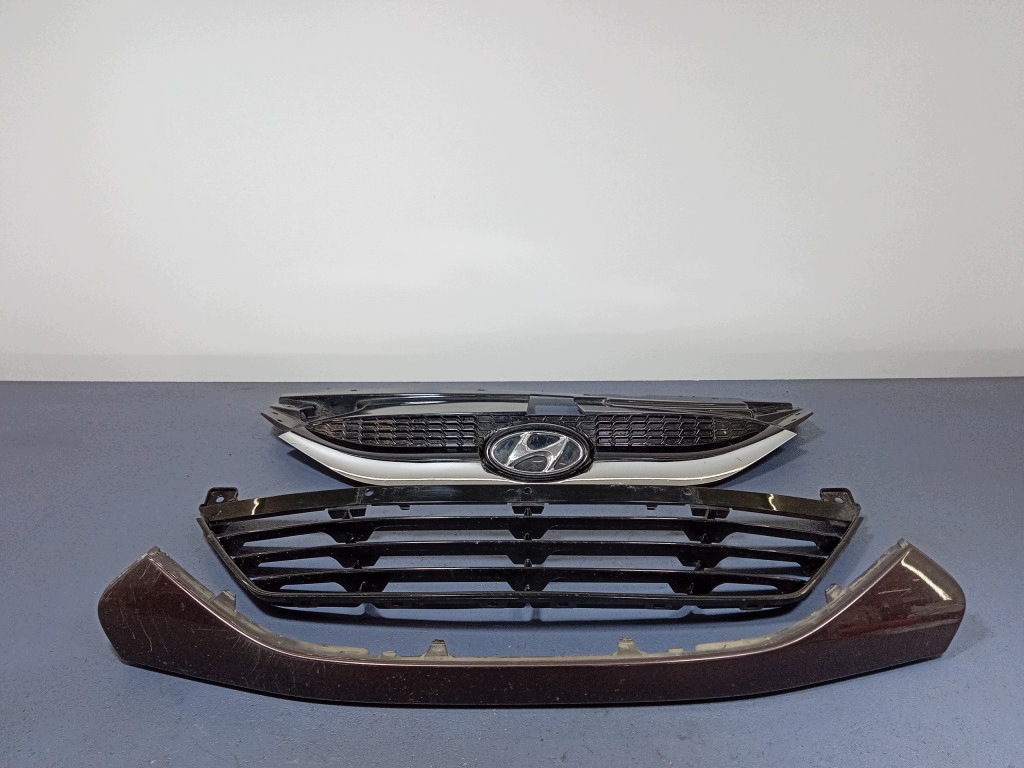 Hyundai IX35 Kühlergrill 86550-2Y000 gebraucht image 2