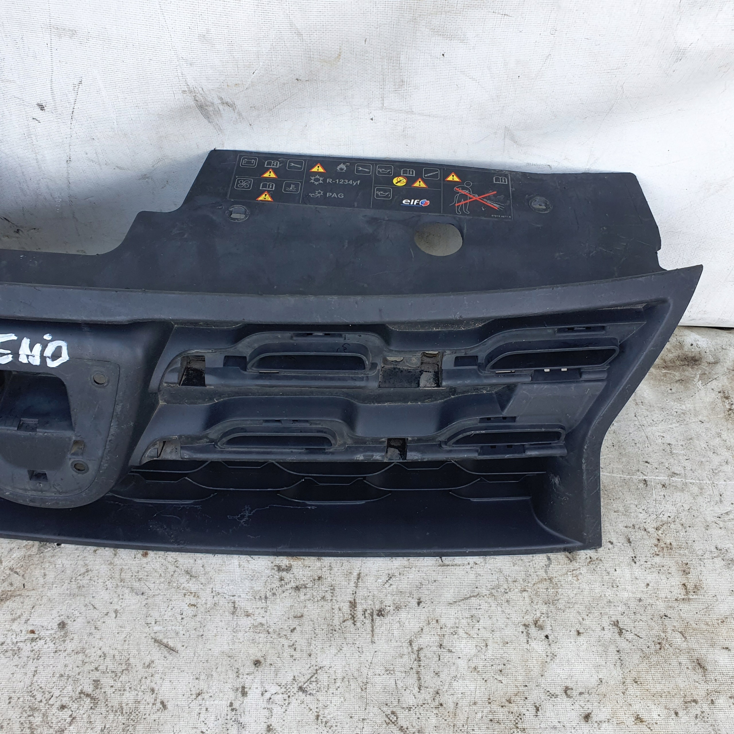 Dacia Duster I Lift 13-17 Etusäleikkö 623100838R