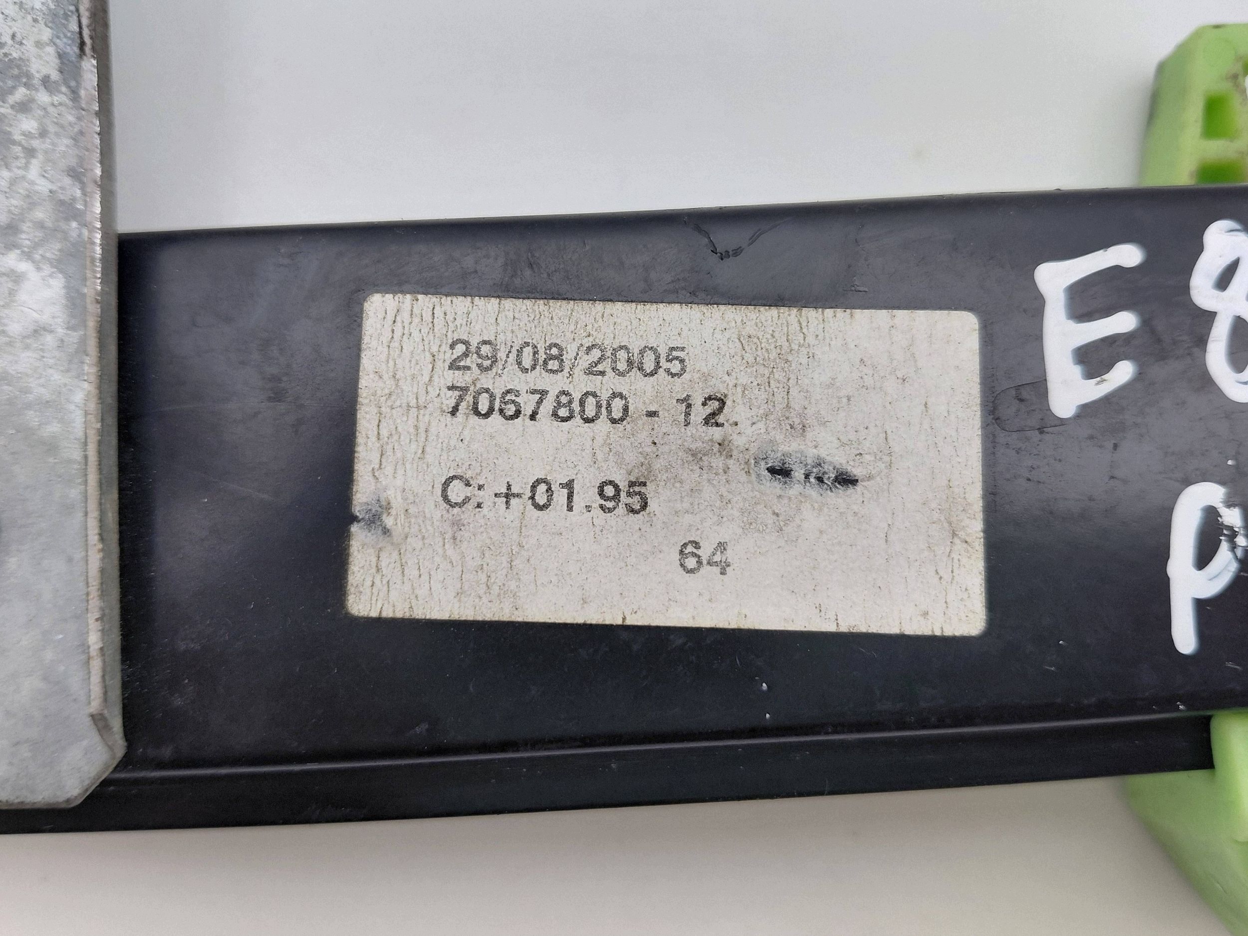 Lasi-ikkunan nostin BMW 1 E81 E87 takana