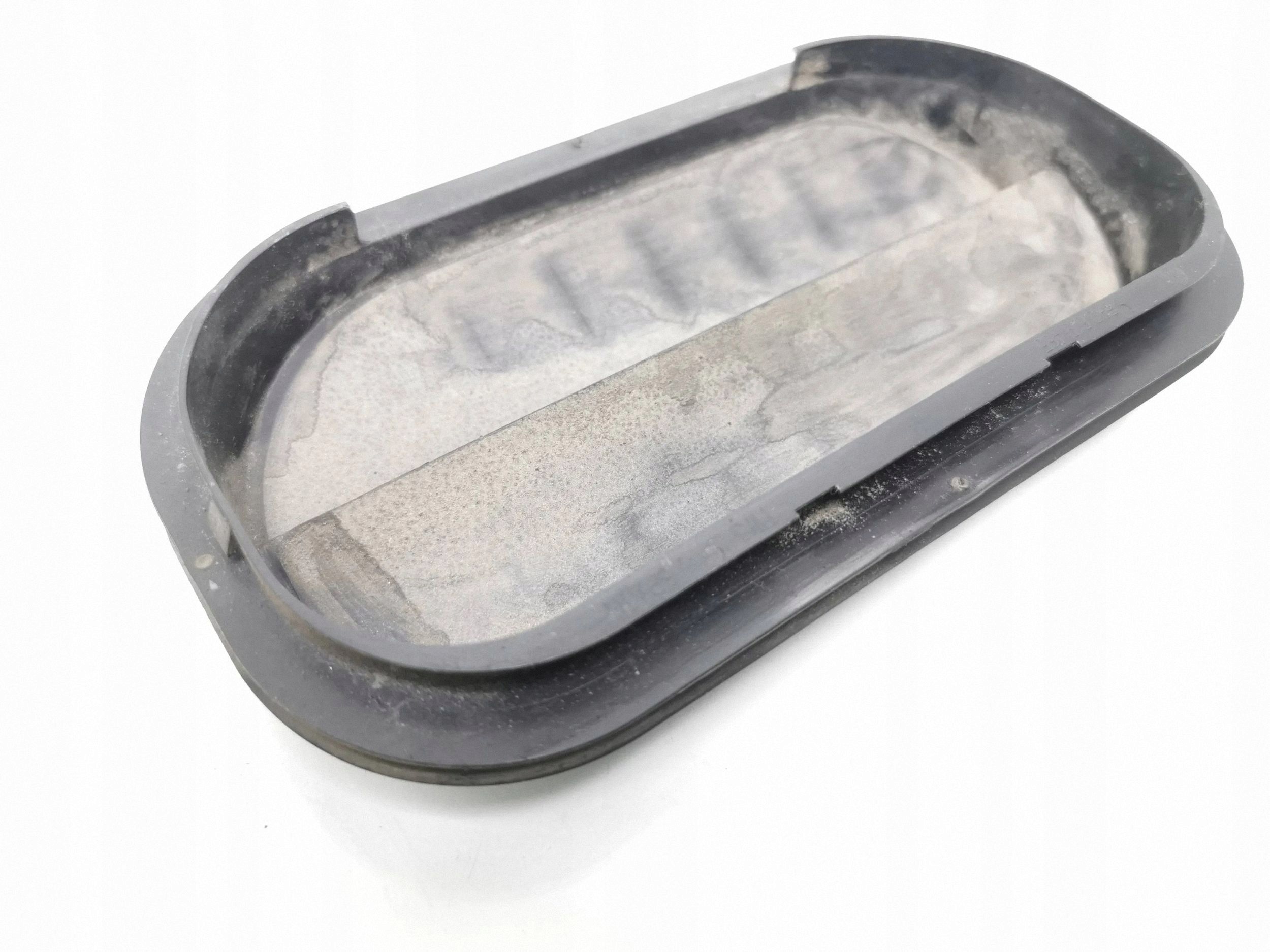 Rejilla de ventilación VW Golf VII 2017 trasera OEM 6R0819465 image 2