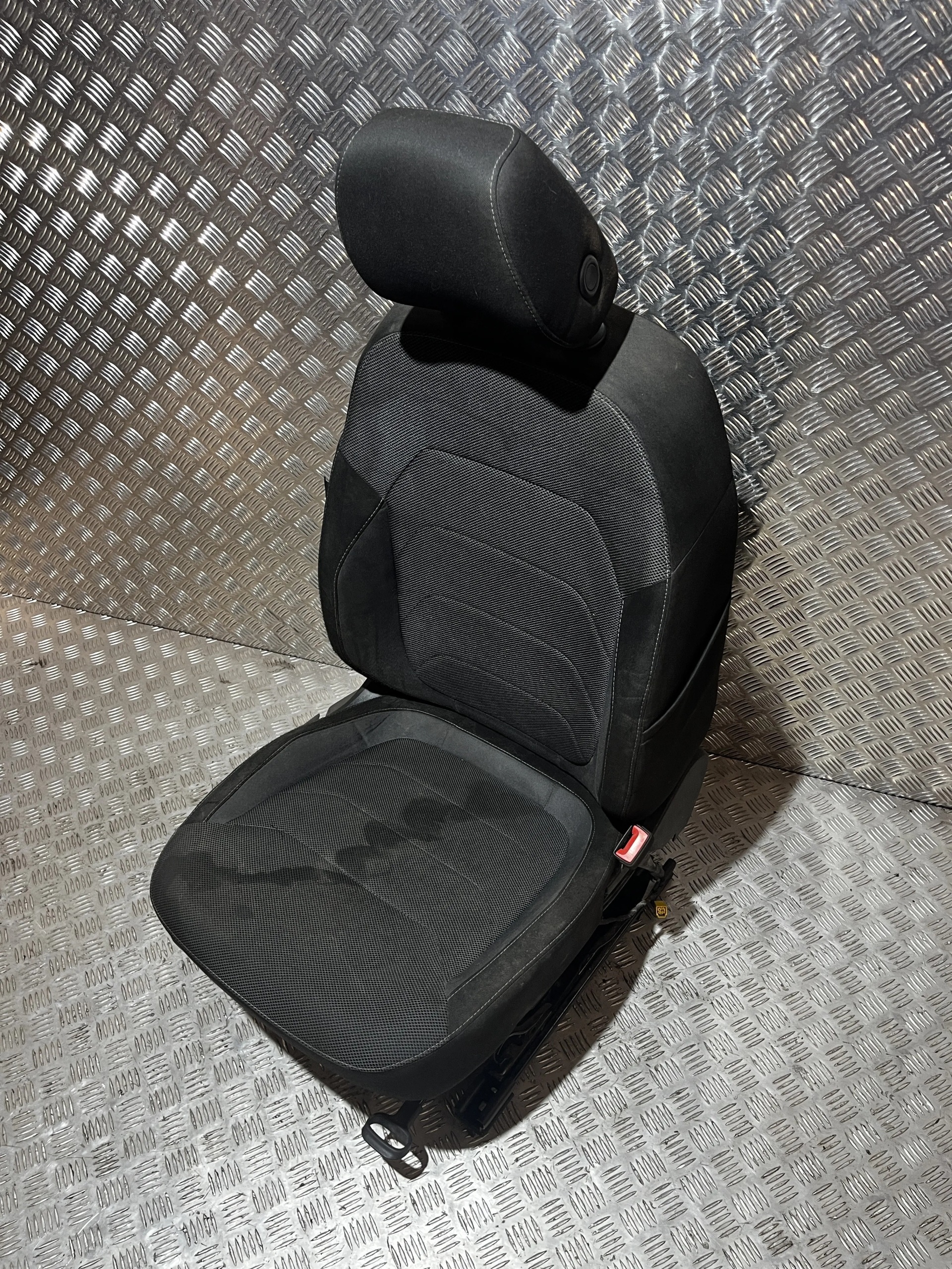 Framstol höger Skoda Kodiaq I 16- image 4