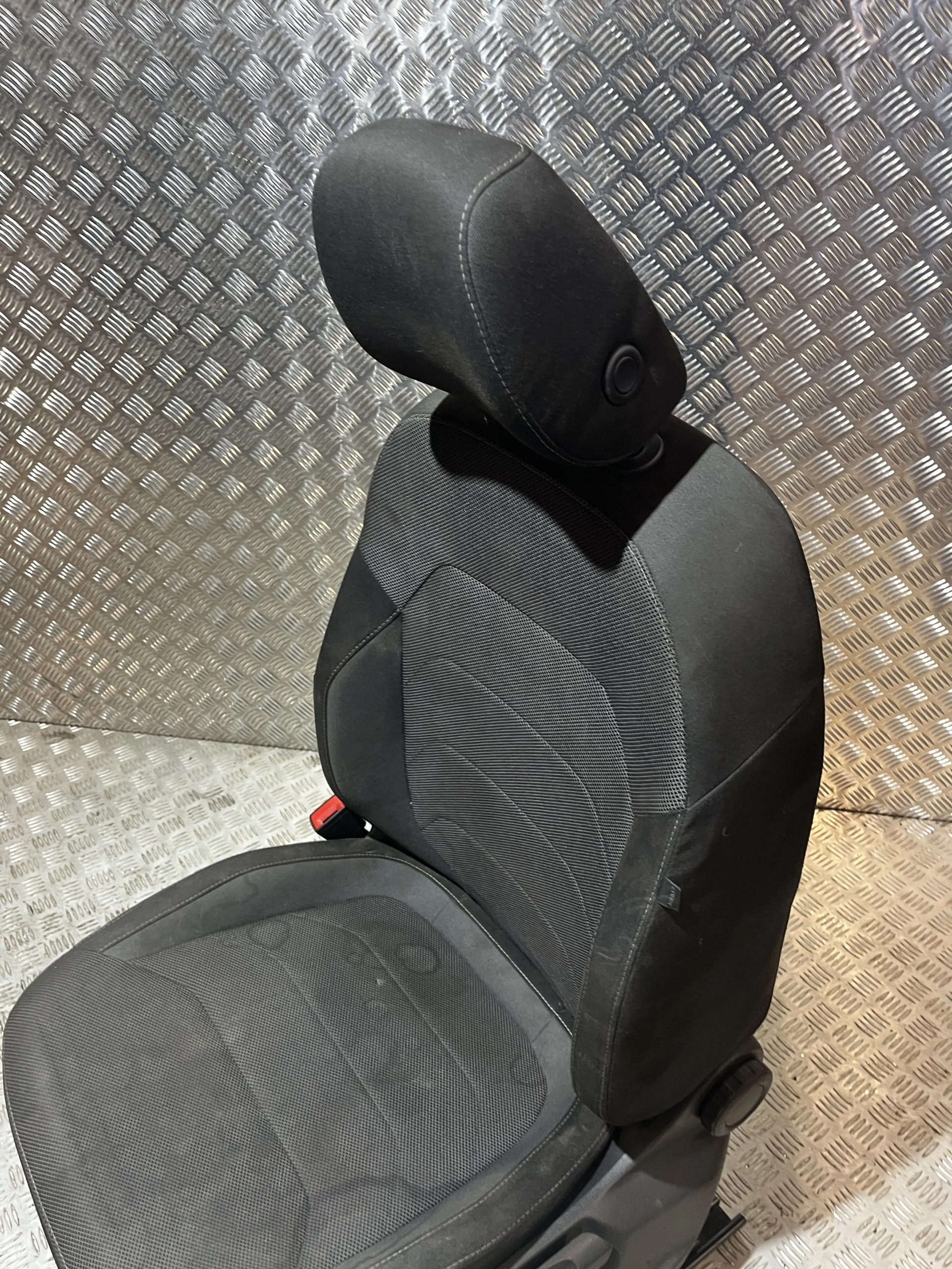 Banco Dianteiro Esquerdo Skoda Kodiaq I 16- image 4