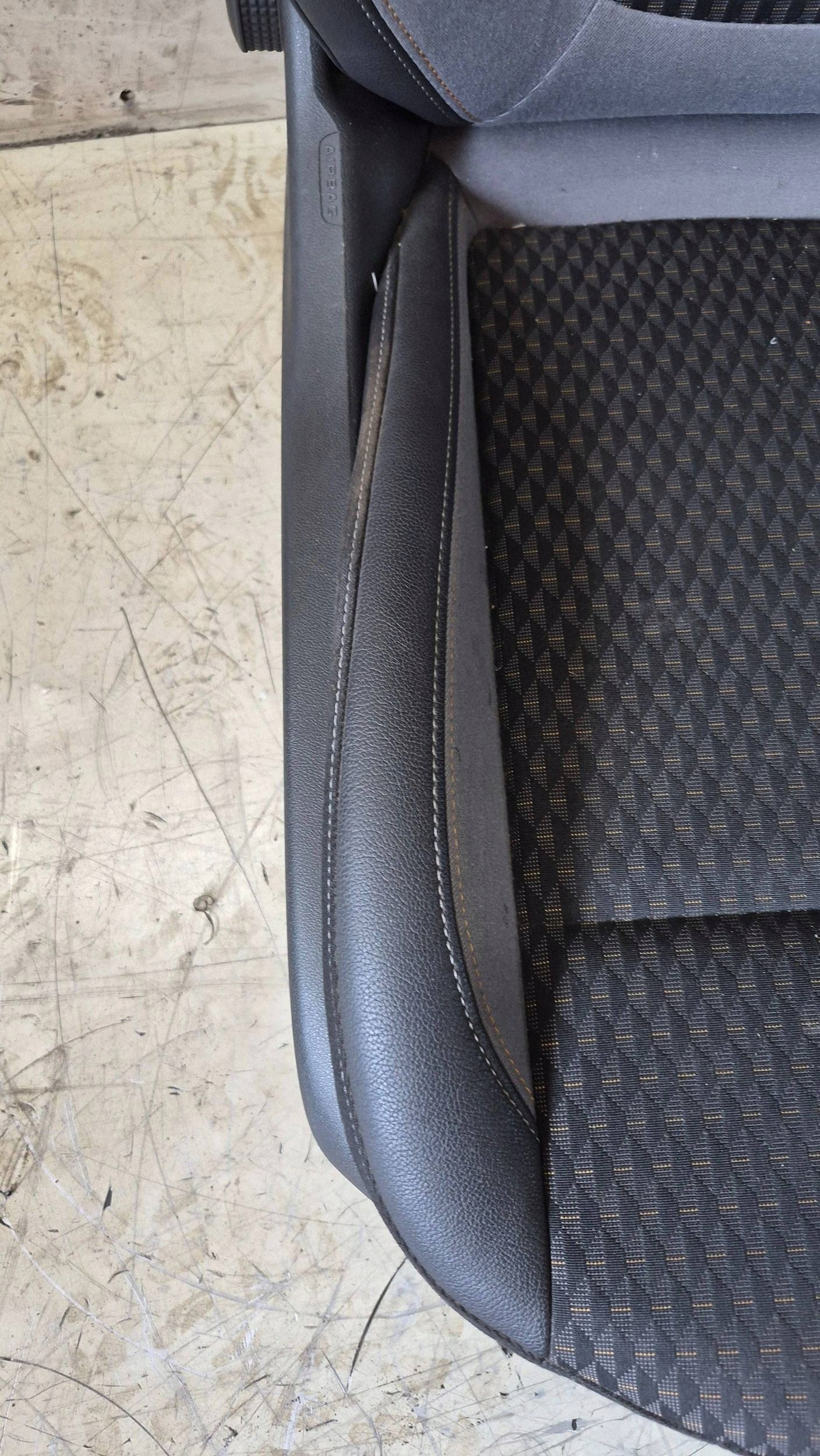 Opel Crossland X 2017 etumatkustajan istuin, OEM XRA7086 image 3