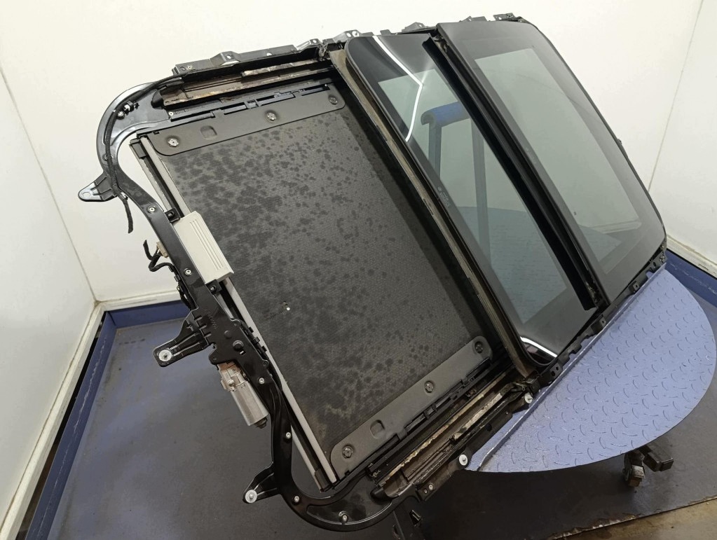 BMW 3 E90 E91 04- Toit Panoramique Complet image 3