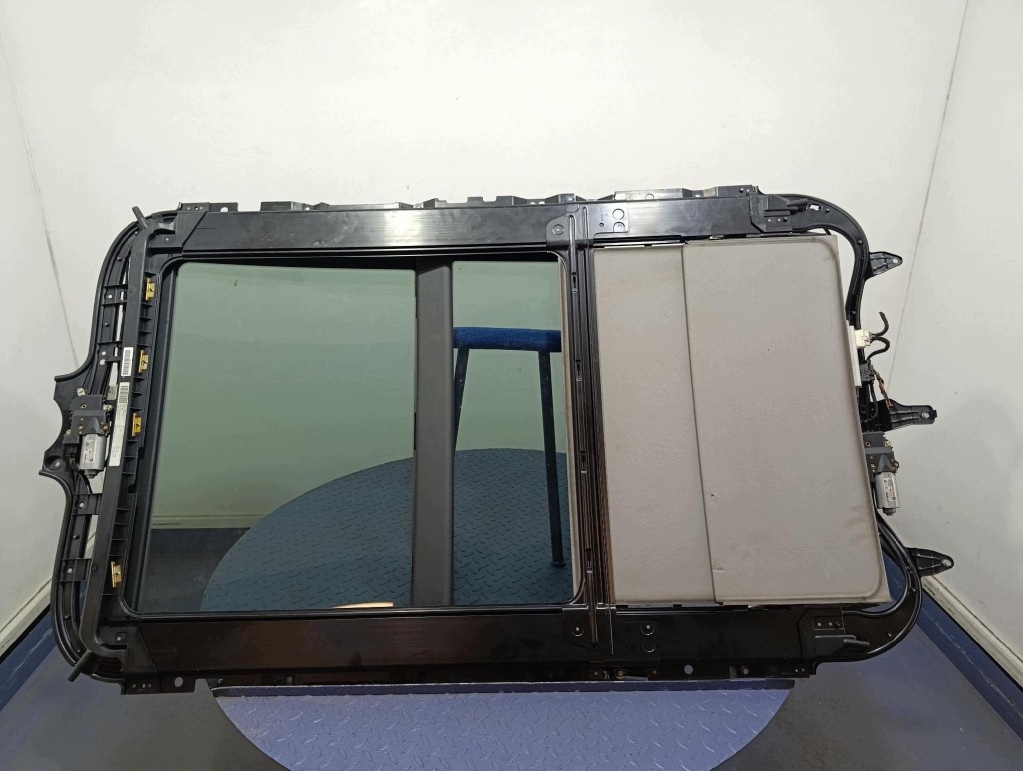 BMW 3 E90 E91 04- Toit Panoramique Complet image 9