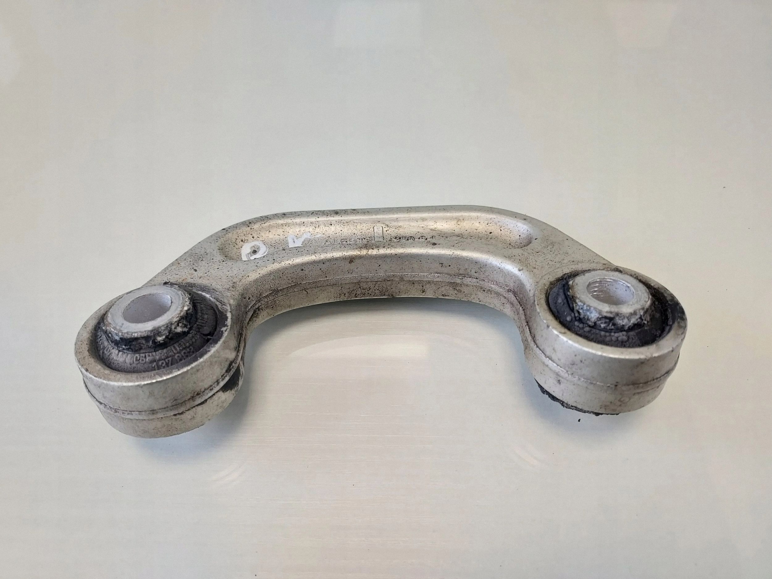 Främre stabilisatorlänk höger Audi 4E0411317F image 2