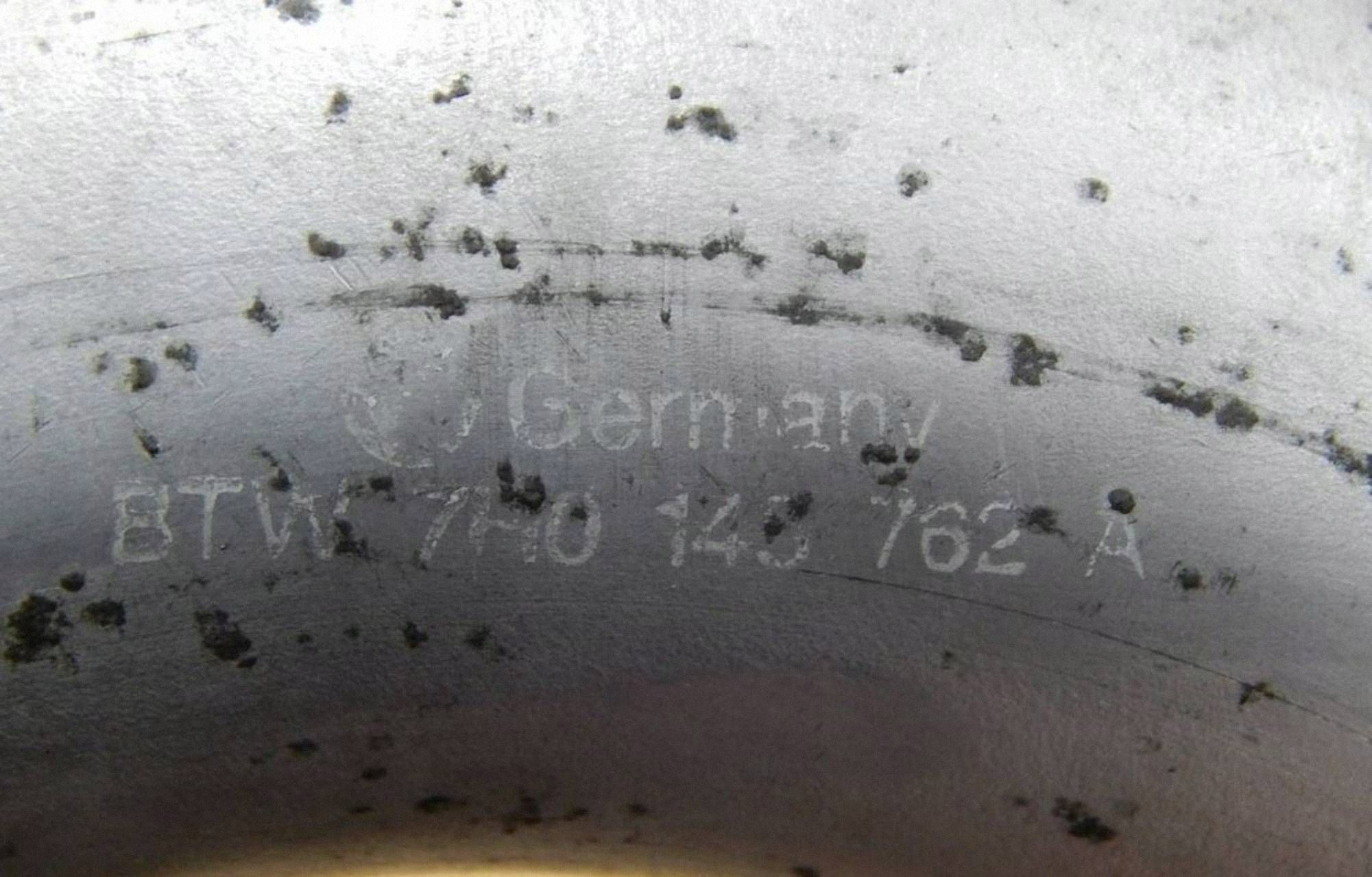 VW T5 Intercooler Rör 2.5 TDI 7H0145762A image 3