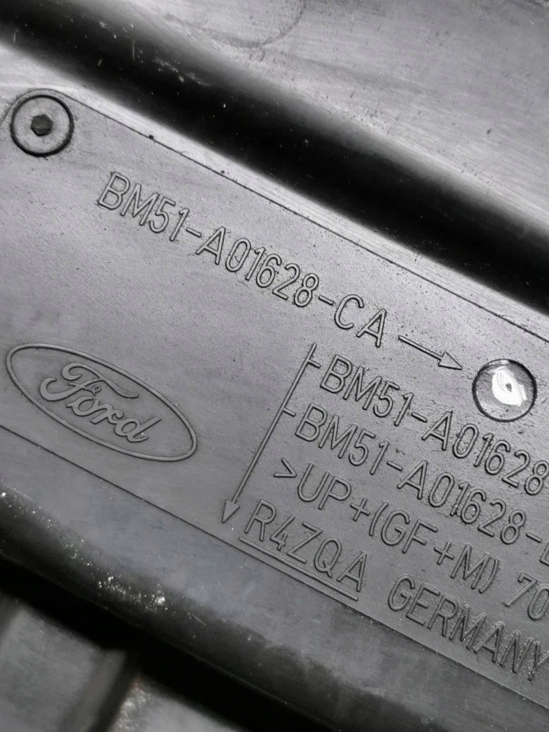 Déflecteur compartiment moteur Ford Focus 2014 BM51A01628AC image 3