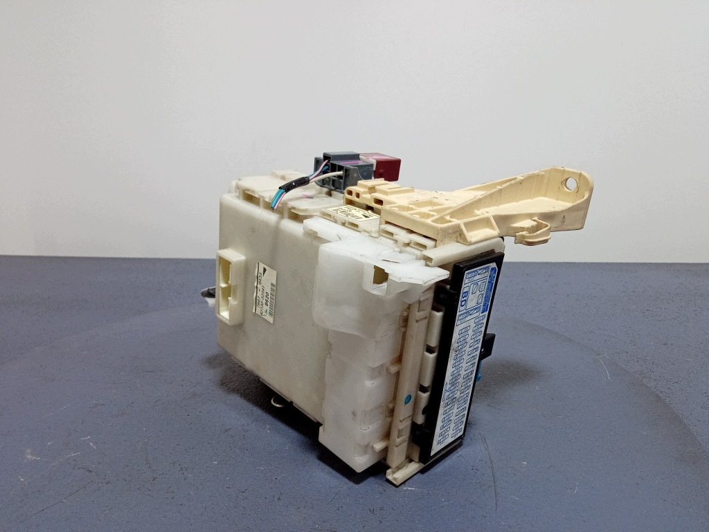 Yaris II säkringsbox 82730-52341 image 3