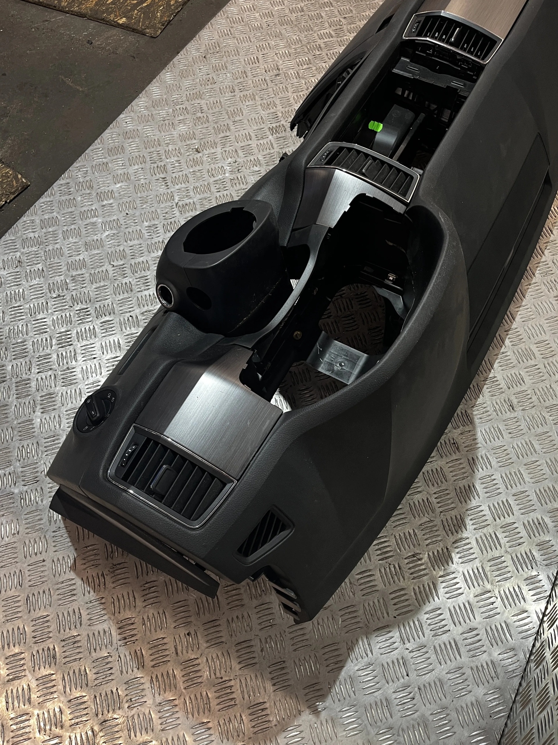 Dashboardpaneel Kodiaq I 16- ANGLIK VW33333 image 3