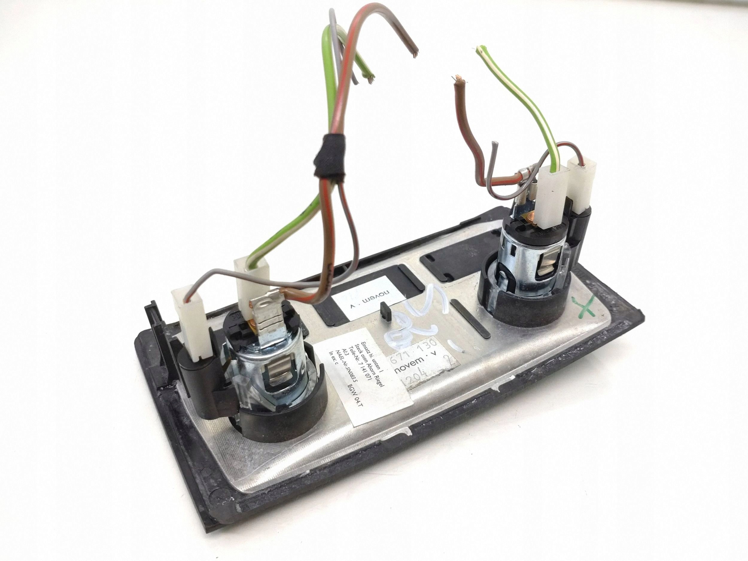 Tomada 12V Traseira BMW 5 E60 E61 2005 Usada image 3