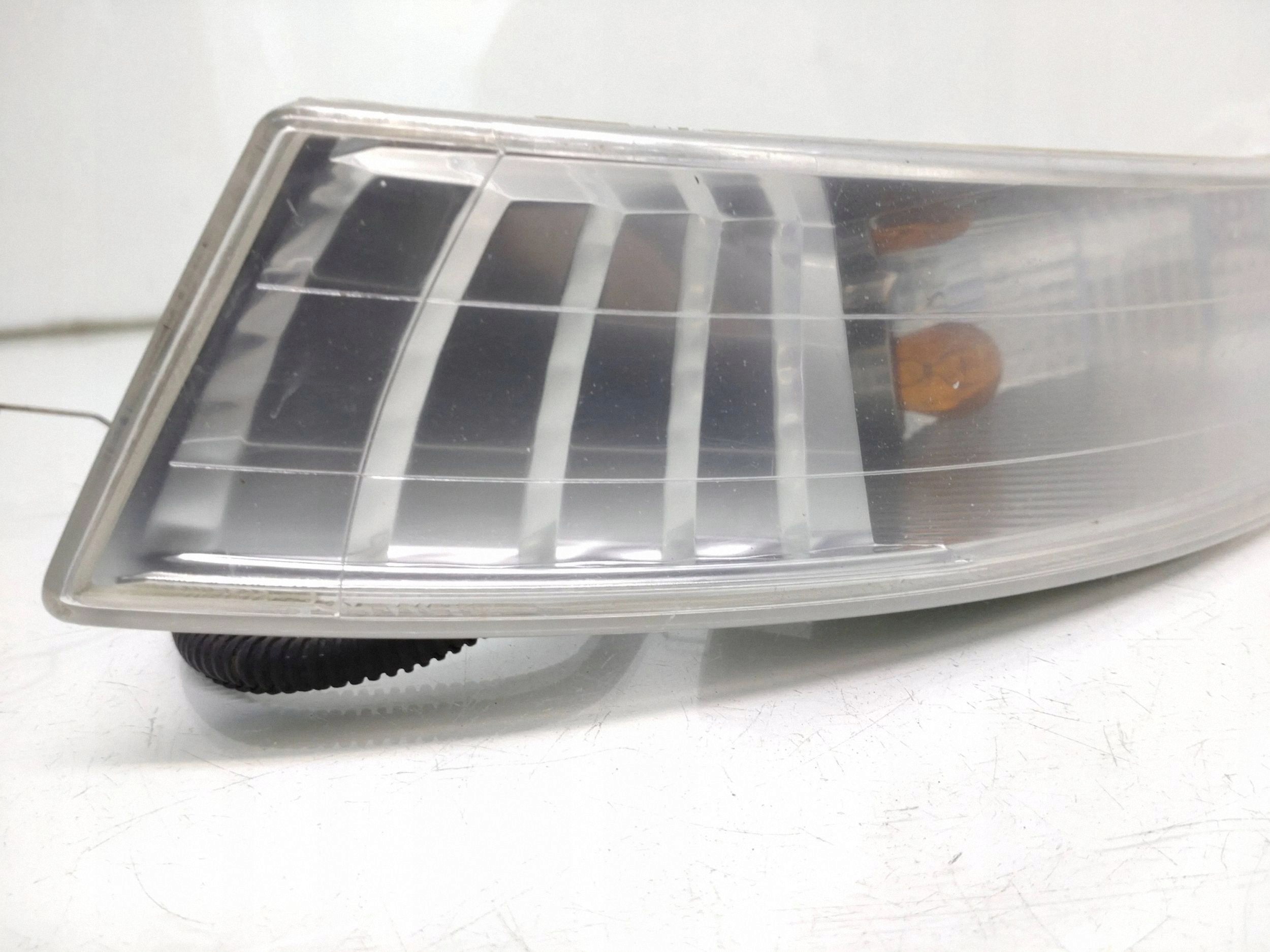 Direction indicator lamp Renault OE 8200402981