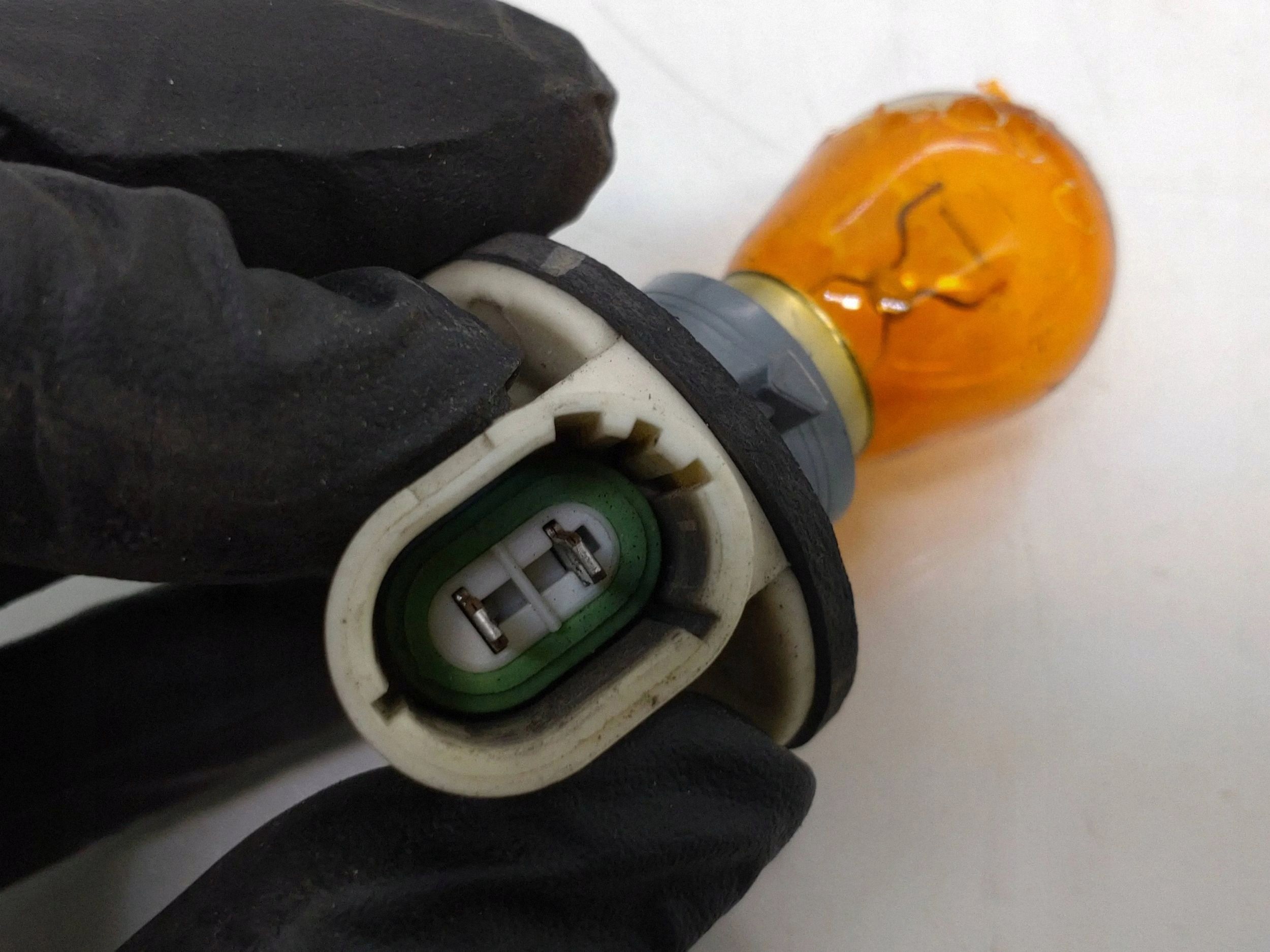 Direction indicator lamp Renault OE 8200402981 image 7