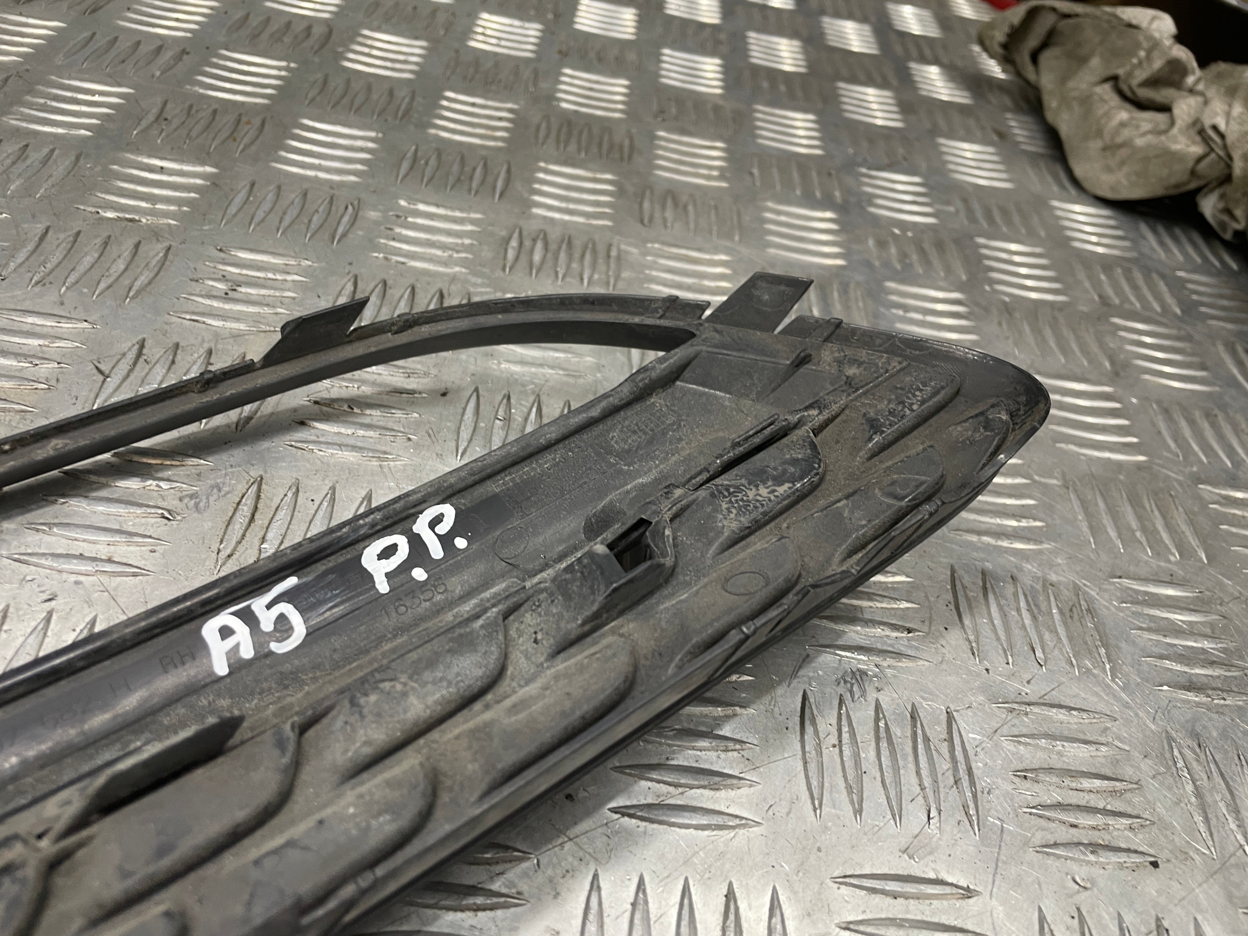 Rejilla parachoques derecha Audi A5 8T 8678657 image 6
