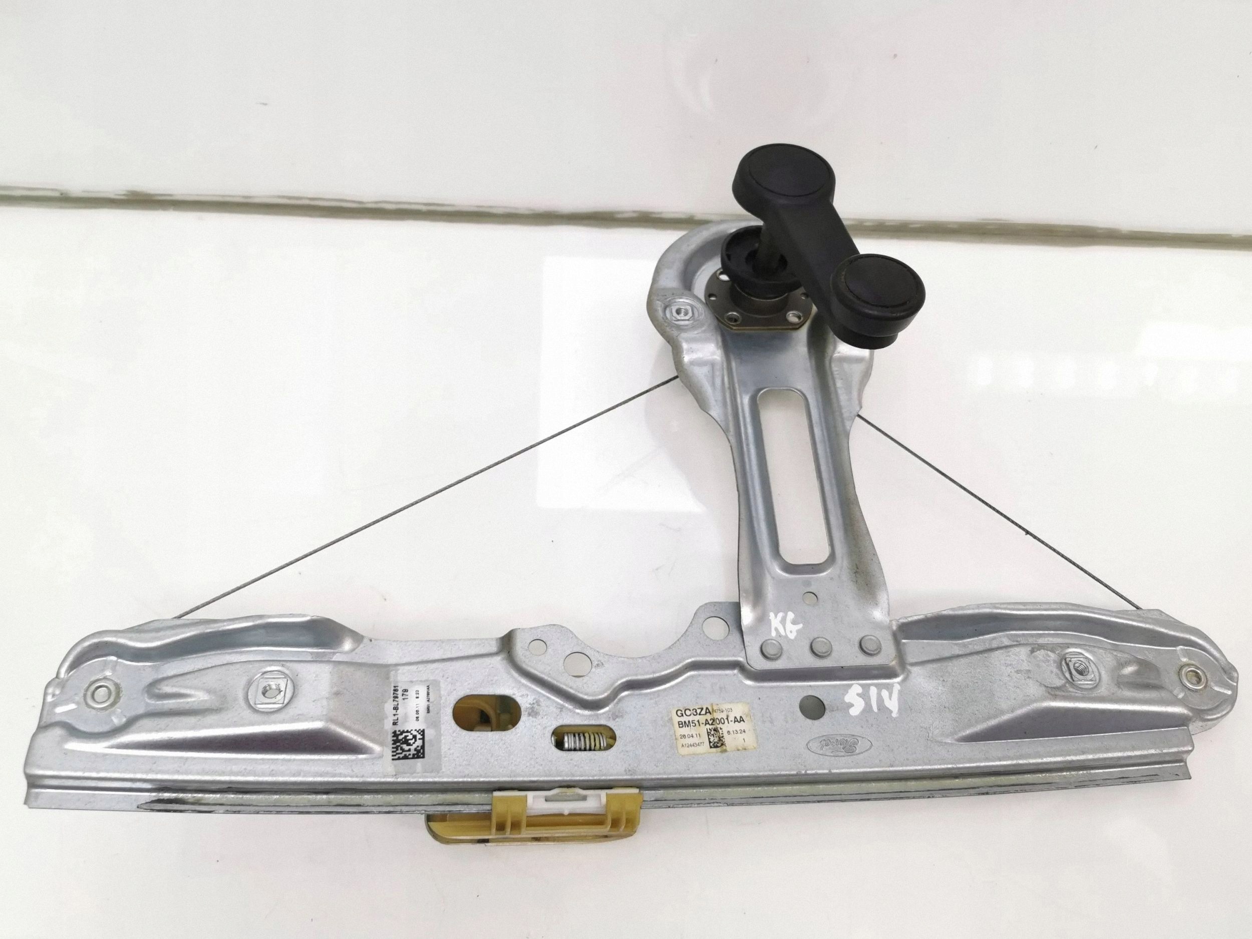 2014 Ford Focus Manual Rear Window Regulator image 2