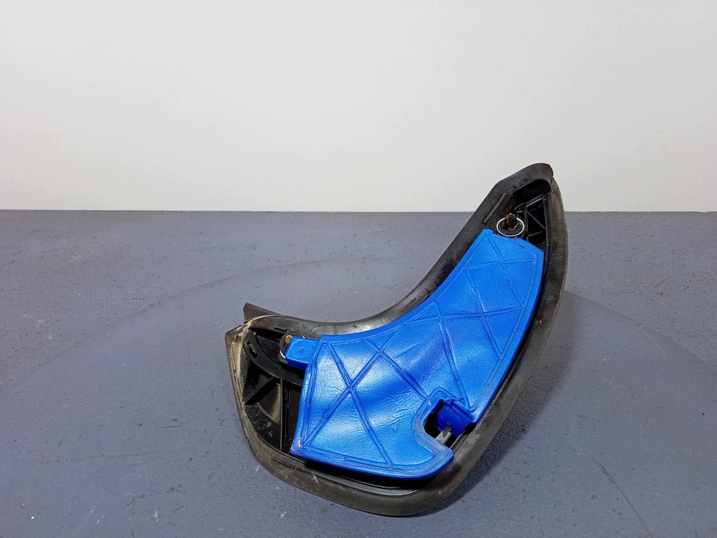 BMW 1 F40 Lokasuojan täyteosa oikea taka 7474002
