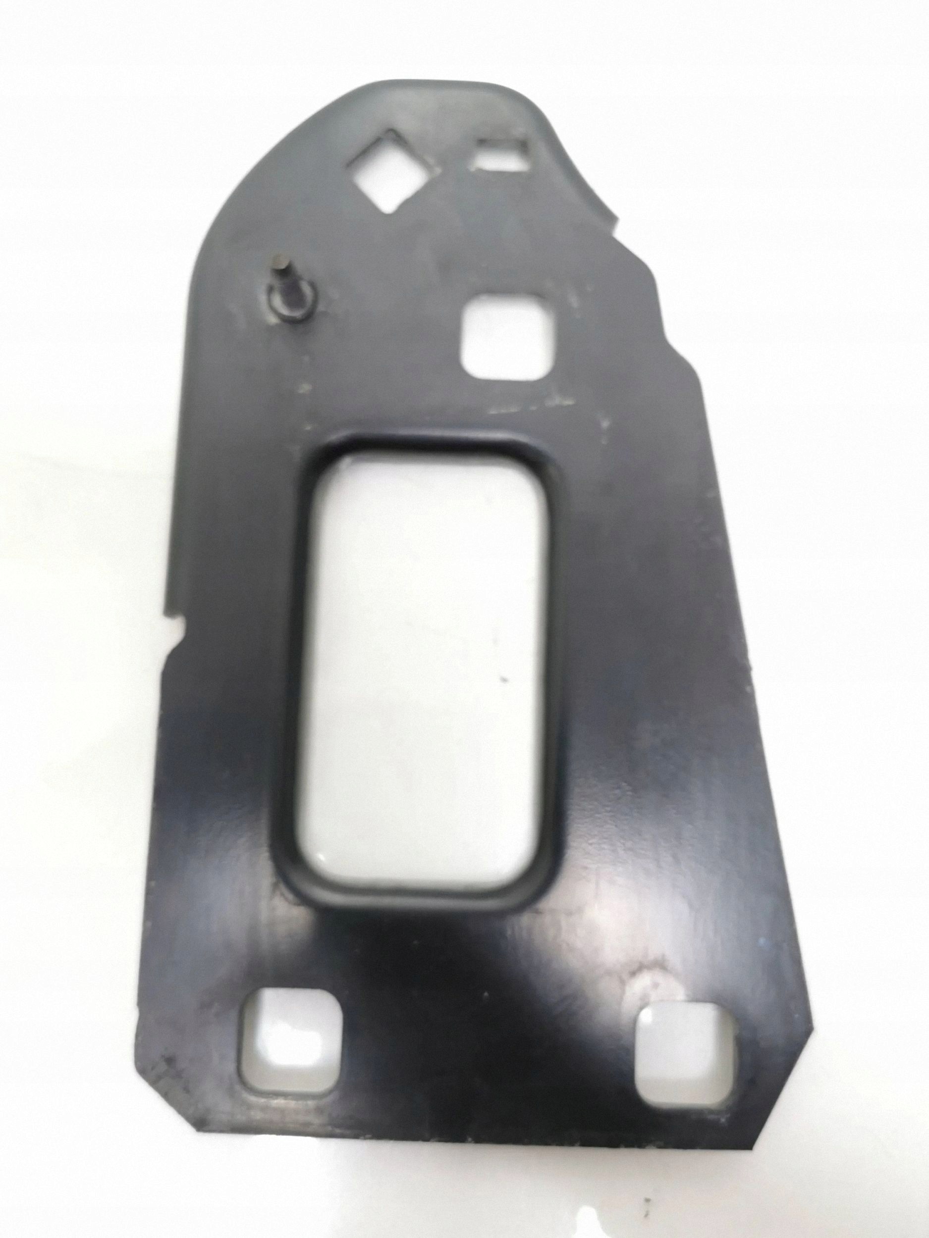 Soporte de cinturón delantero Audi A4 S4 B8 8K0905499 image 2