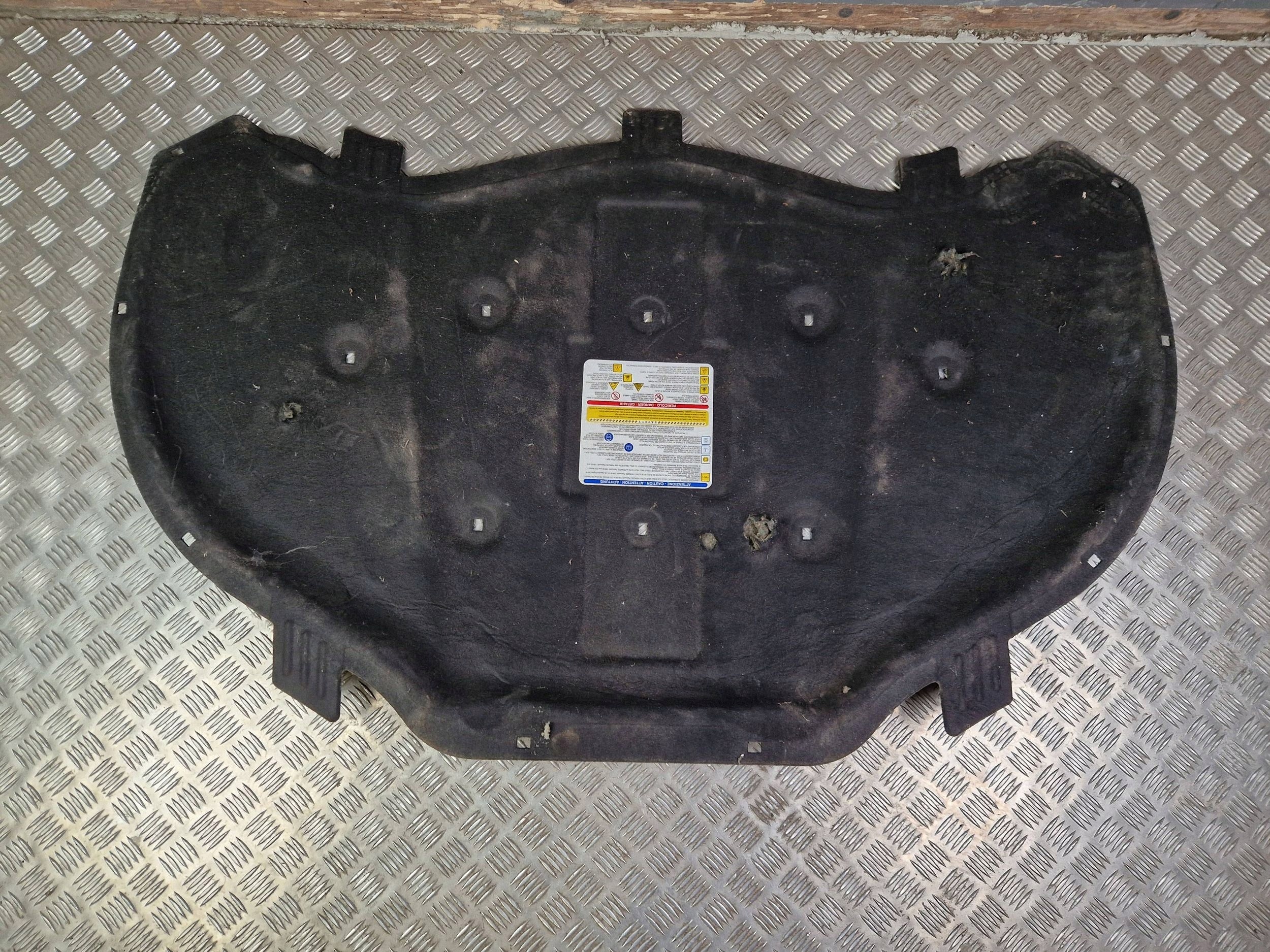 Aislamiento de capó Maserati Levante 670033512 image 2