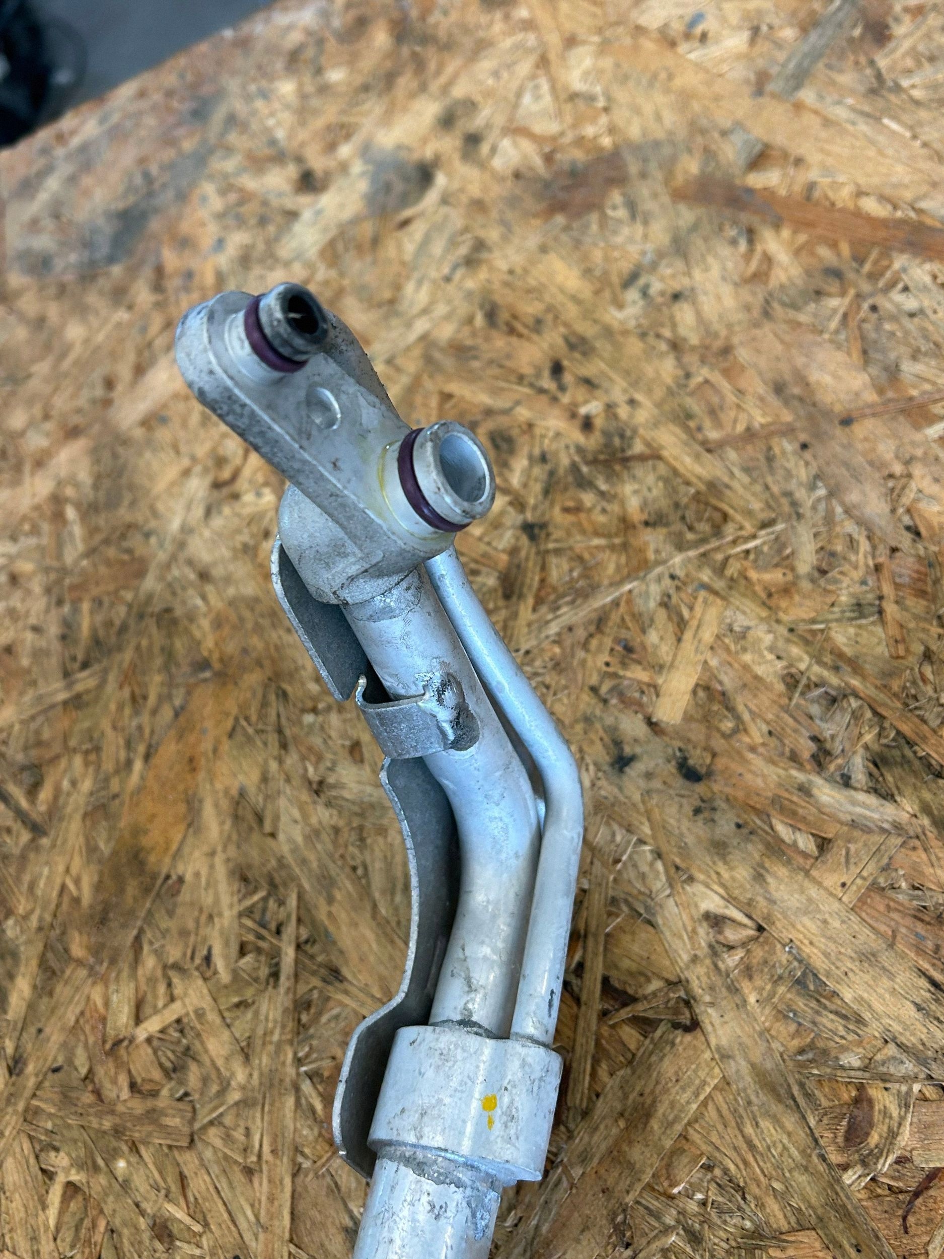 Conduit clim VW AUDI 5QM816738A image 5