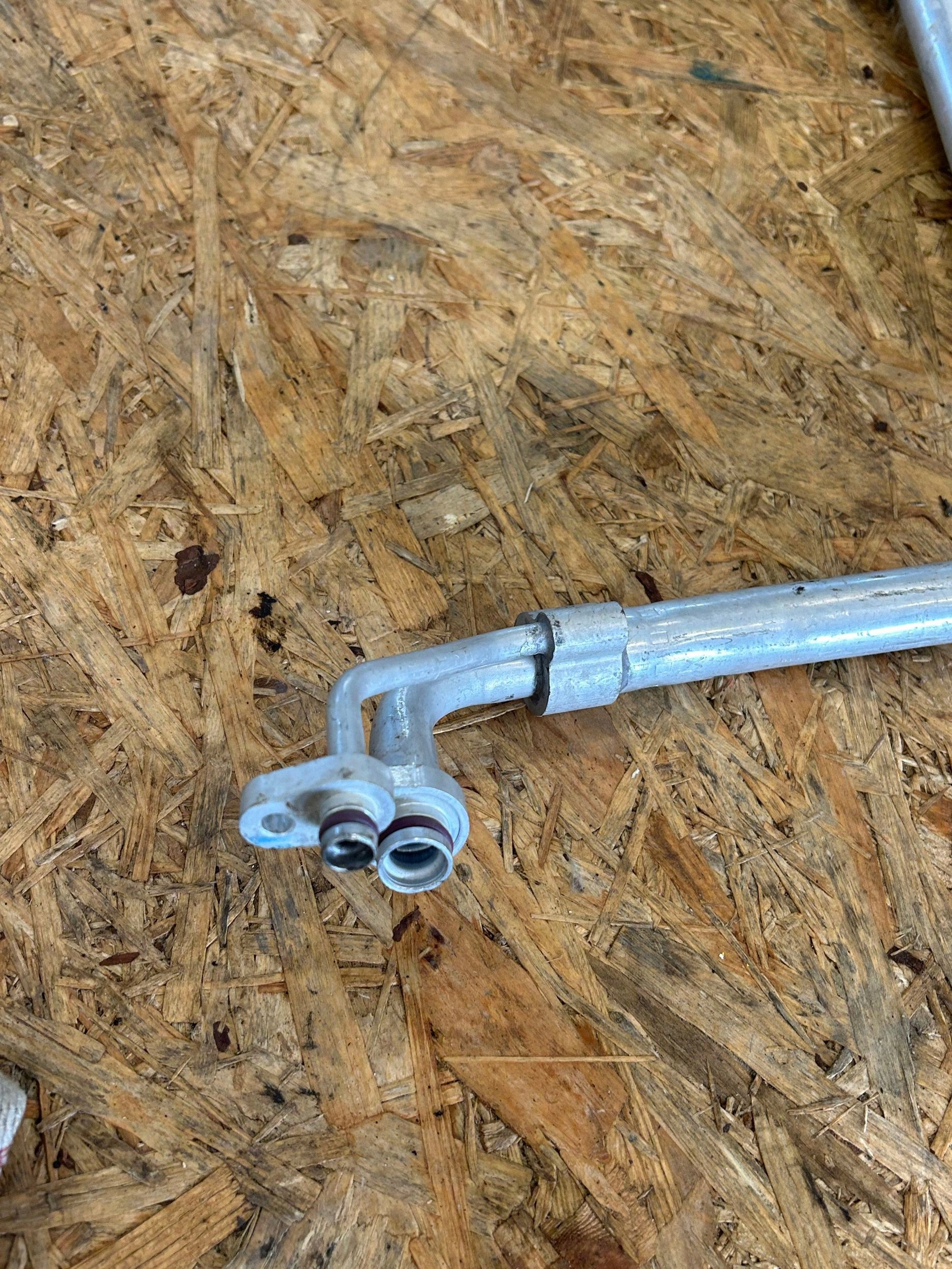 Conduit clim VW AUDI 5QM816738A image 6