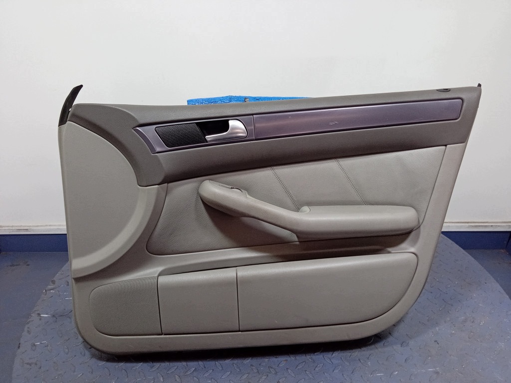 Tapicería puerta delantera derecha Audi A6 C5 Lift piel OEM