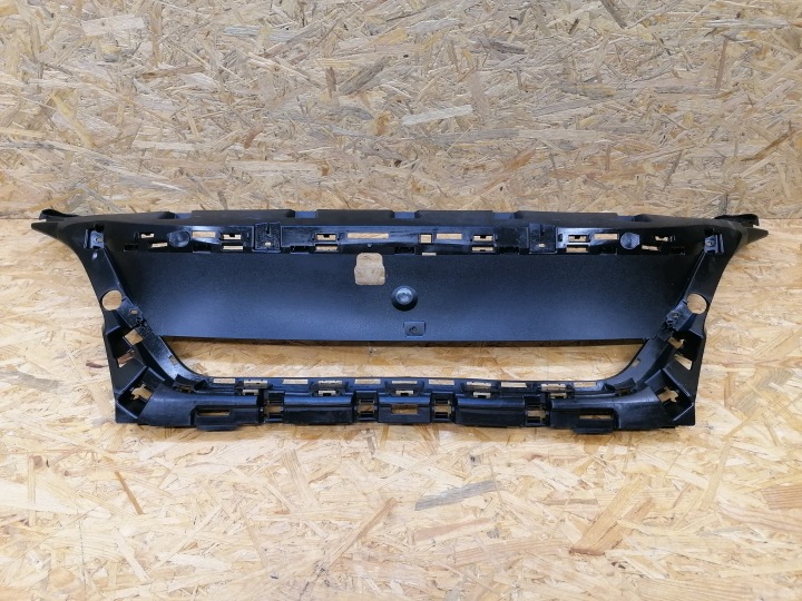Puskurin vahvike ja säleikön kehys Peugeot 3008 II 2016-2020 KMR858 9815317777