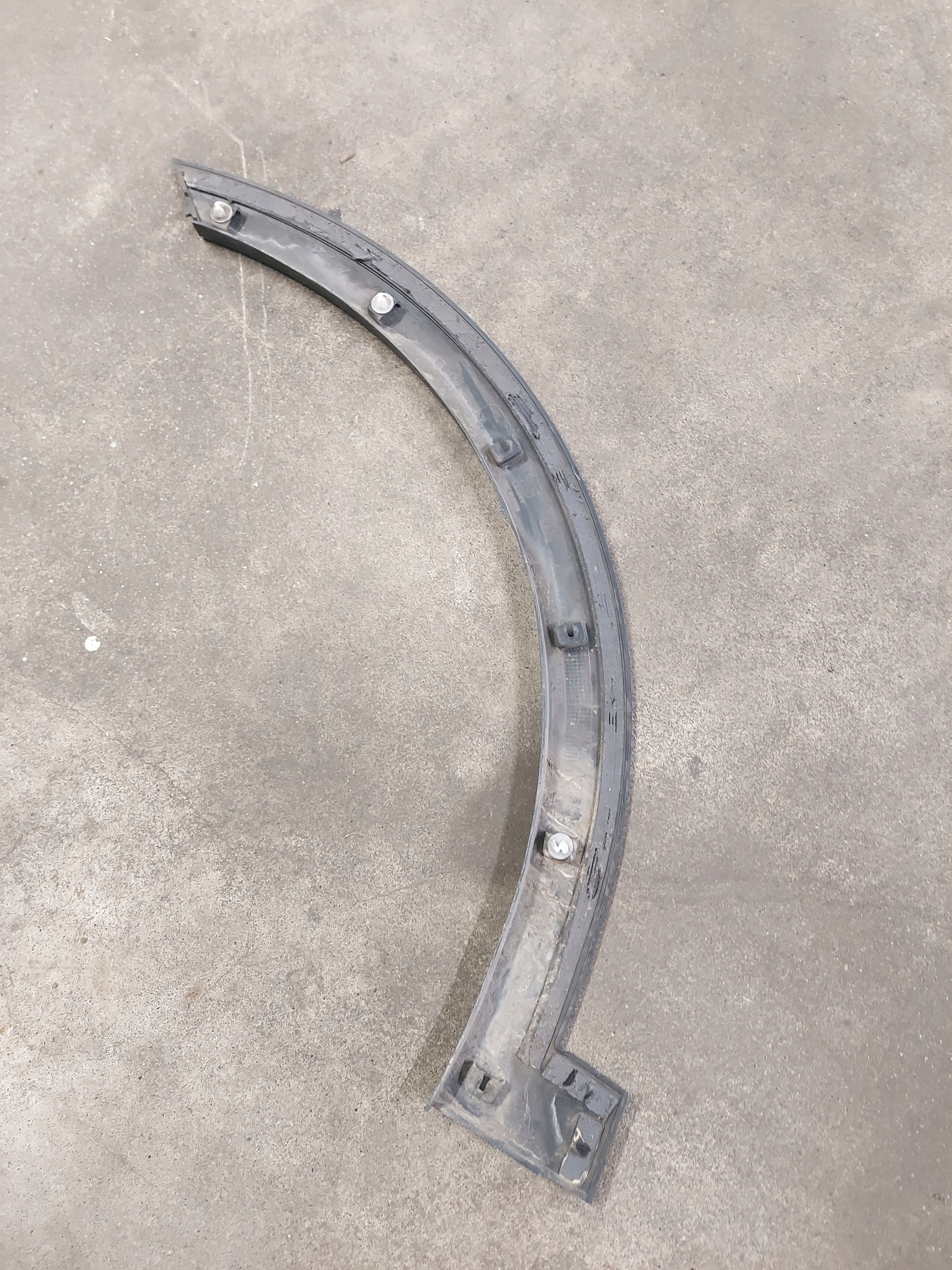 Seat Arona höger framskärmslist 6F9853718 image 3