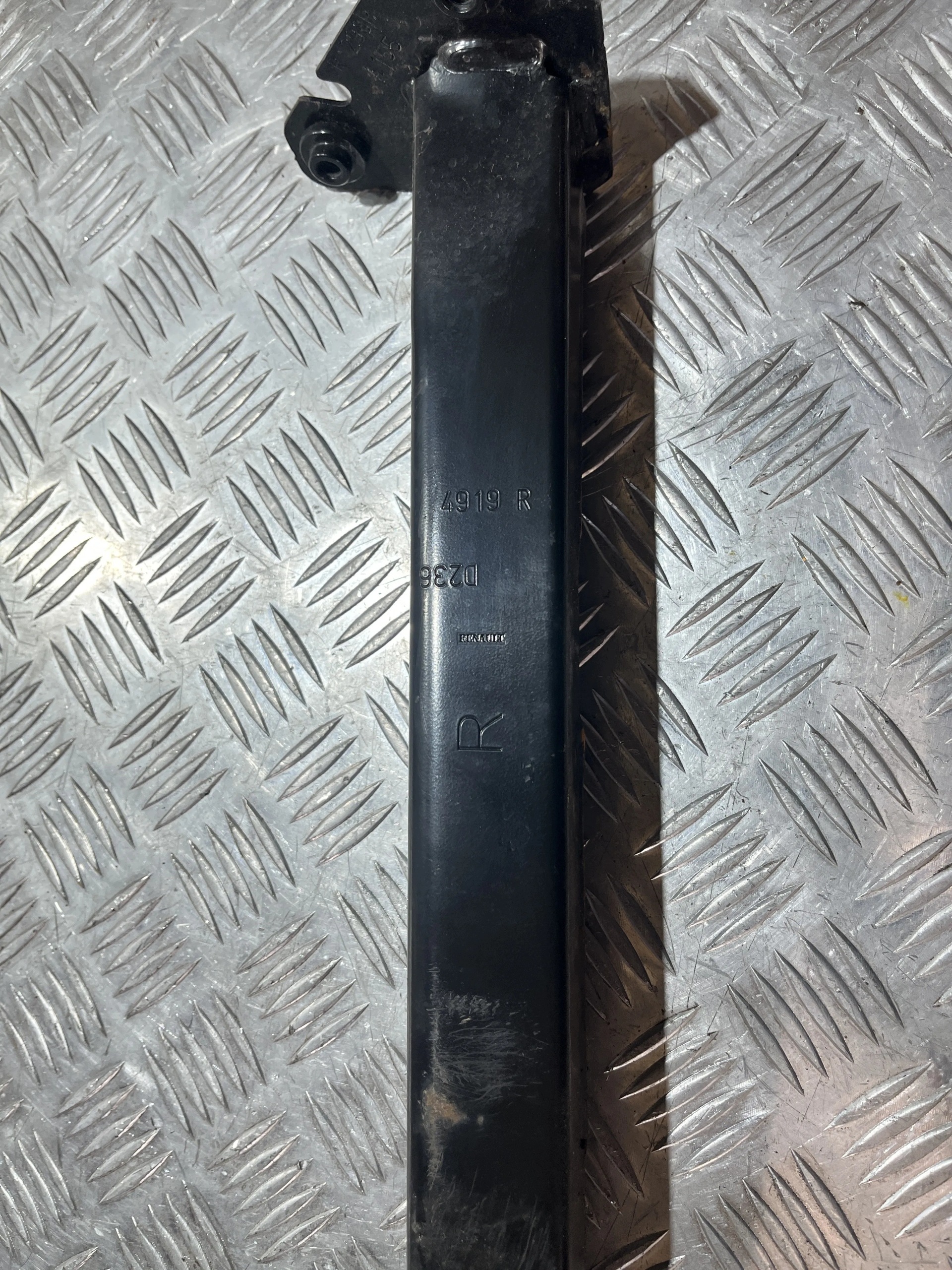 Renault Symbioz 24- oikea etu törmäysvyöhyke PU31480