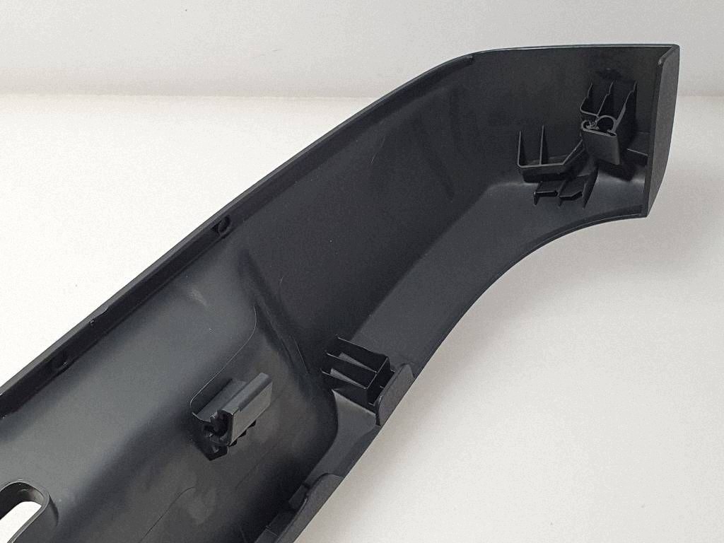 Cache latéral droit siège VW Passat B8 2019 Arteon 3G0881318 image 6
