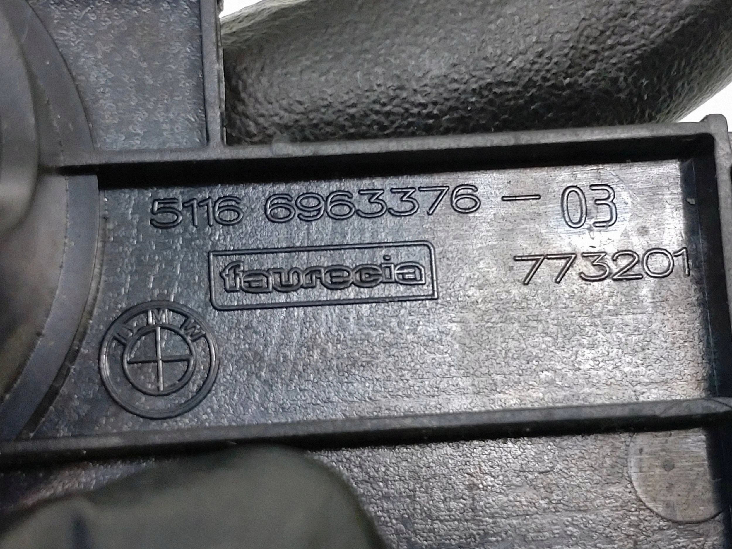 Tomada 12V Traseira BMW X5 E70 Usada image 5