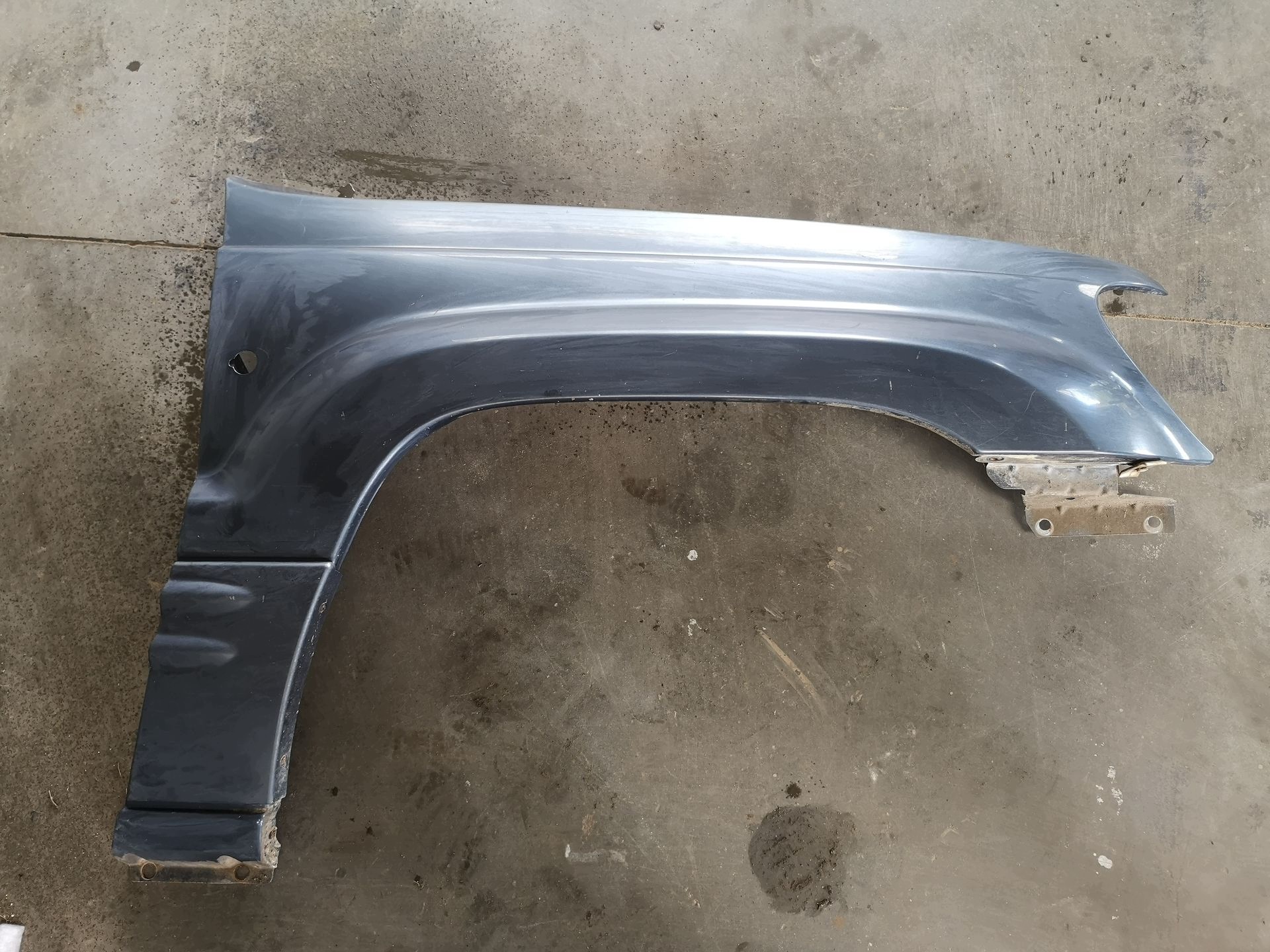 Para-choque Dianteiro Direito Jeep Grand Cherokee WJ 99-04 Usado