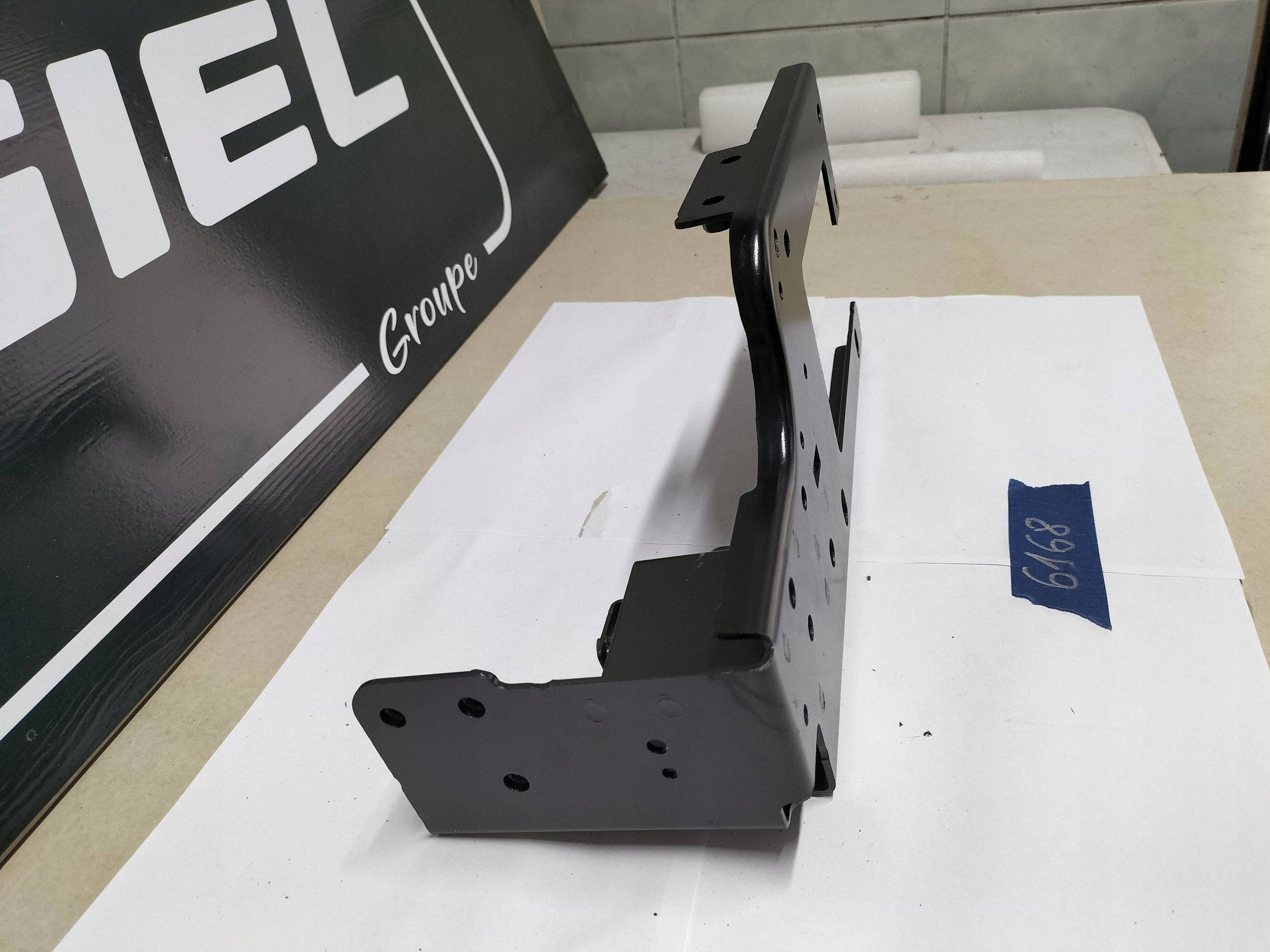 Radiator Mounting Bracket Range Rover Evoque K8D28227AD image 3