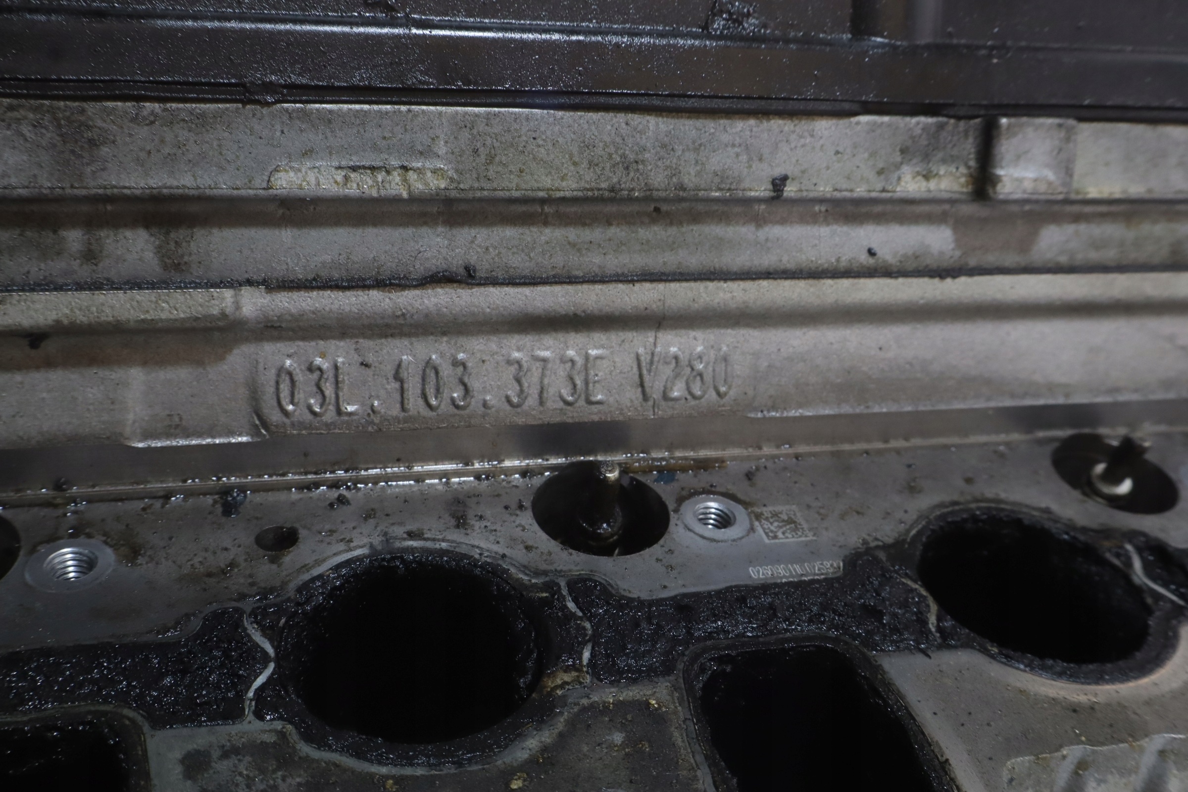 Culasse Audi A4 B8 2.0 TDI 03L103373E image 9